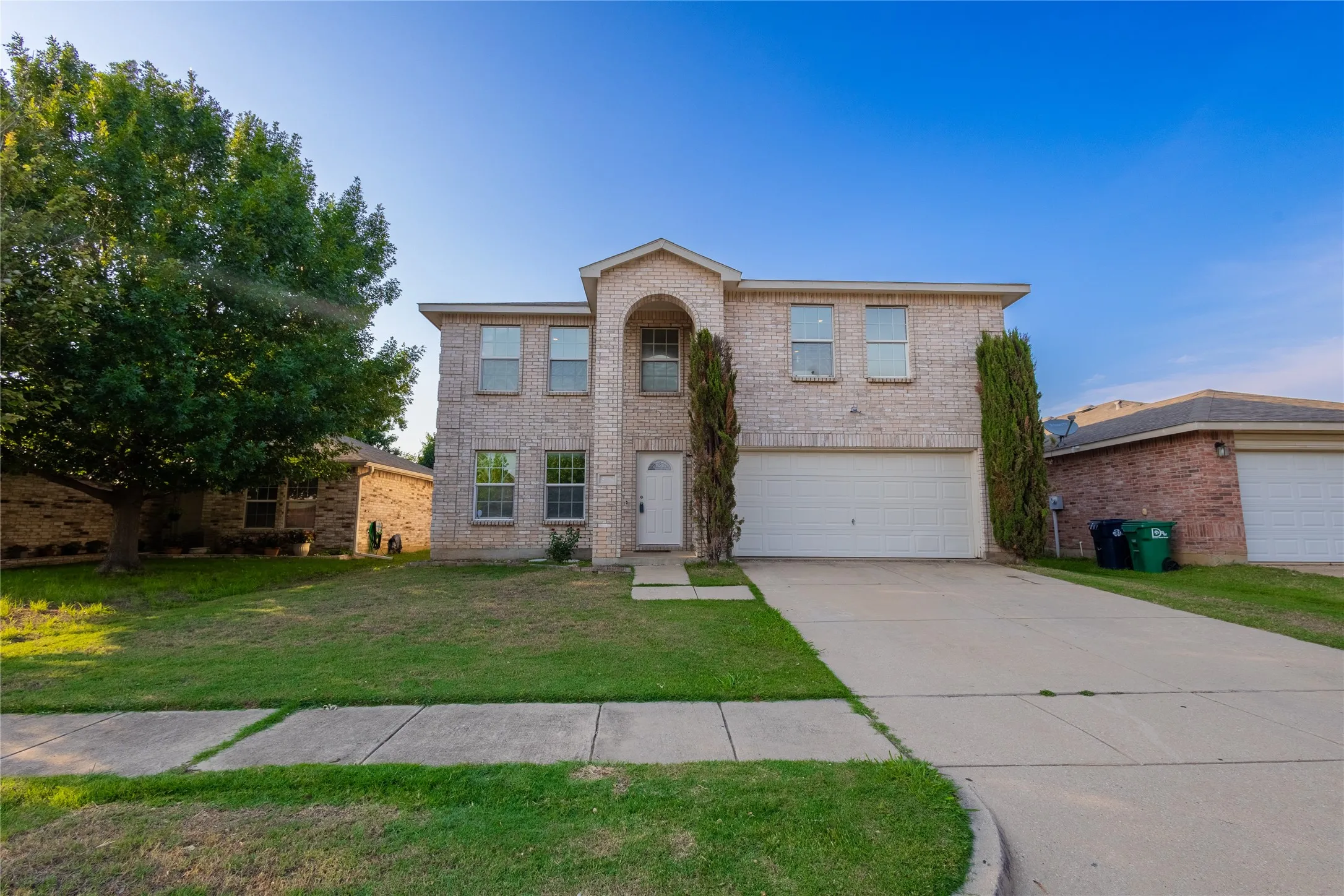 Single Family Residence For Sale in Denton County , 5718 Green Ivy Road, Denton, Texas 76210, 4 Bedroom, 3 Bathroom, 2 Garage spaces, 2,917 Sqft, built in 2006, Price $359,000, mls#21334671, Real Estate Agent in Denton, Homes For Sale in Denton county, Homes For Sale in Denton, Realtor in Denton Texas, Real Estate Brokerage Independent Realty Texas, Luminita Cordes Realtor