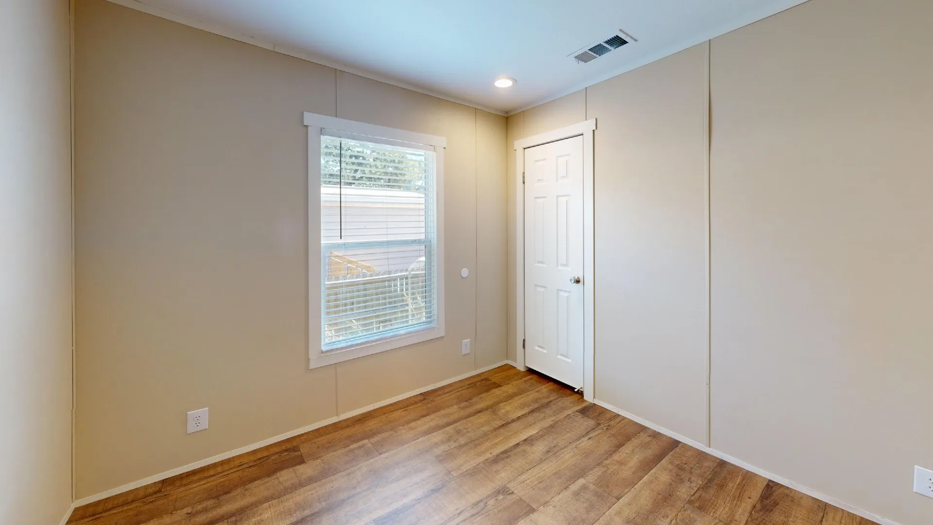 Manufactured Home For Rent in Tarrant County , 7415 Remington Road, Mansfield, Texas 76063, 3 Bedroom, 1 Bathroom, Garage spaces, 1,680 Sqft, built in 1996, mls#21334843, Real Estate Agent in Mansfield, Homes For Rent in Tarrant county, Homes For Rent in Mansfield, Realtor in Mansfield Texas, Real Estate Brokerage Independent Realty Texas, Luminita Cordes Realtor