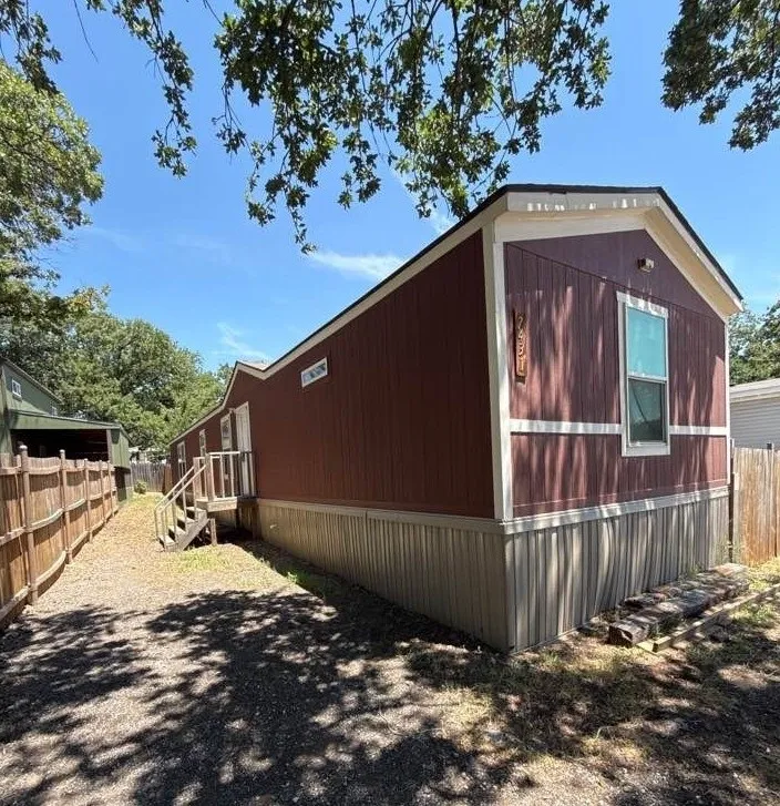 Manufactured Home For Rent in Tarrant County , 7415 Remington Road, Mansfield, Texas 76063, 3 Bedroom, 1 Bathroom, Garage spaces, 1,680 Sqft, built in 1996, mls#21334843, Real Estate Agent in Mansfield, Homes For Rent in Tarrant county, Homes For Rent in Mansfield, Realtor in Mansfield Texas, Real Estate Brokerage Independent Realty Texas, Luminita Cordes Realtor