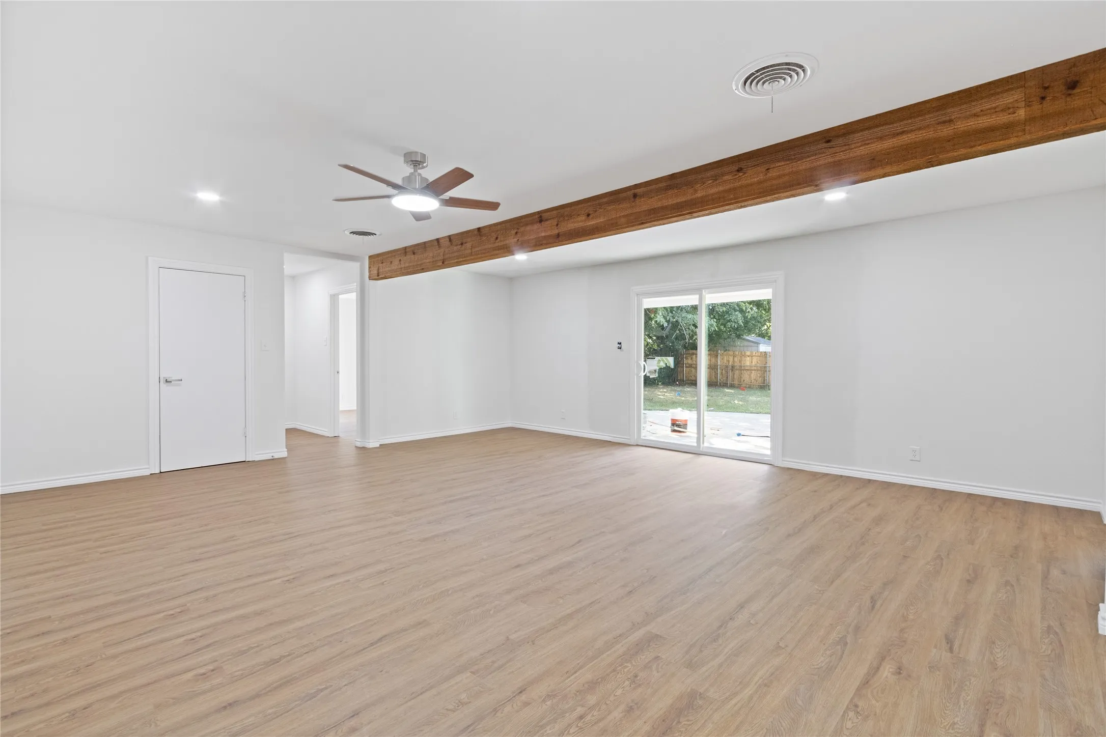 Single Family Residence For Sale in Tarrant County , 7800 Arnold Terrace, North Richland Hills, Texas 76180, 4 Bedroom, 2 Bathroom, 2 Garage spaces, 1,822 Sqft, built in 1958, mls#21334731, Real Estate Agent in North Richland Hills, Homes For Sale in Tarrant county, Homes For Sale in North Richland Hills, Realtor in North Richland Hills Texas, Real Estate Brokerage Independent Realty Texas, Luminita Cordes Realtor