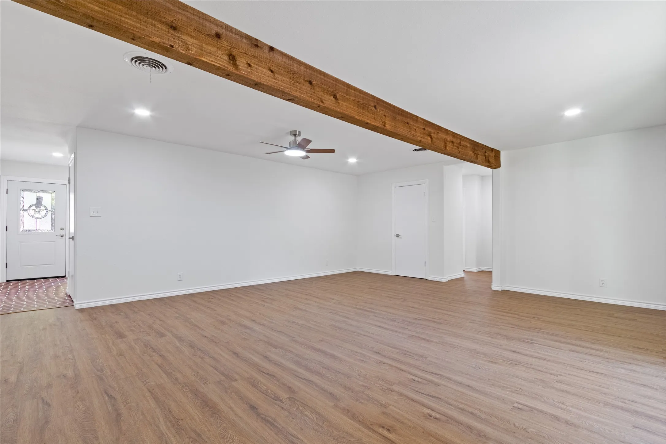 Single Family Residence For Sale in Tarrant County , 7800 Arnold Terrace, North Richland Hills, Texas 76180, 4 Bedroom, 2 Bathroom, 2 Garage spaces, 1,822 Sqft, built in 1958, mls#21334731, Real Estate Agent in North Richland Hills, Homes For Sale in Tarrant county, Homes For Sale in North Richland Hills, Realtor in North Richland Hills Texas, Real Estate Brokerage Independent Realty Texas, Luminita Cordes Realtor