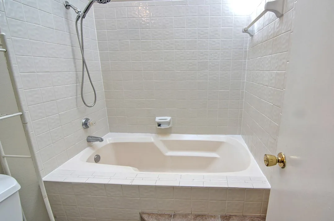 Condominium For Rent in Collin County , 4242 N Capistrano Drive 135, Dallas, Texas 75287, 2 Bedroom, 2 Bathroom, 1 Garage spaces, 1,337 Sqft, built in 1986, mls#21334250, Real Estate Agent in Dallas, Homes For Rent in Collin county, Homes For Rent in Dallas, Realtor in Dallas Texas, Real Estate Brokerage Independent Realty Texas, Luminita Cordes Realtor