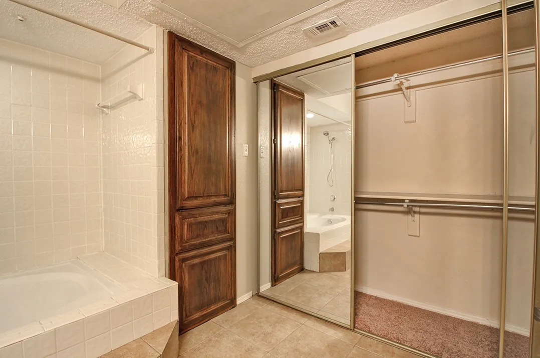 Condominium For Rent in Collin County , 4242 N Capistrano Drive 135, Dallas, Texas 75287, 2 Bedroom, 2 Bathroom, 1 Garage spaces, 1,337 Sqft, built in 1986, mls#21334250, Real Estate Agent in Dallas, Homes For Rent in Collin county, Homes For Rent in Dallas, Realtor in Dallas Texas, Real Estate Brokerage Independent Realty Texas, Luminita Cordes Realtor