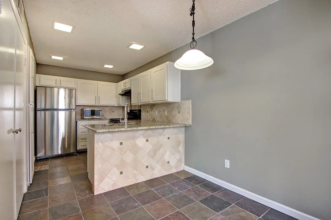 Condominium For Rent in Collin County , 4242 N Capistrano Drive 135, Dallas, Texas 75287, 2 Bedroom, 2 Bathroom, 1 Garage spaces, 1,337 Sqft, built in 1986, mls#21334250, Real Estate Agent in Dallas, Homes For Rent in Collin county, Homes For Rent in Dallas, Realtor in Dallas Texas, Real Estate Brokerage Independent Realty Texas, Luminita Cordes Realtor
