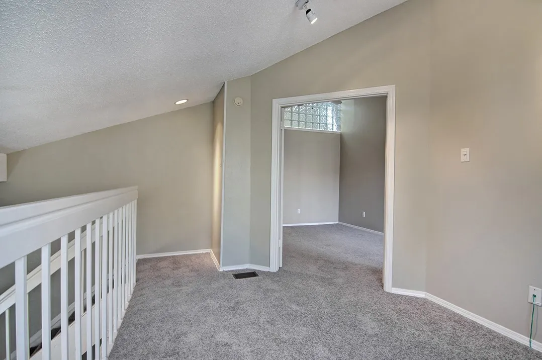 Condominium For Rent in Collin County , 4242 N Capistrano Drive 135, Dallas, Texas 75287, 2 Bedroom, 2 Bathroom, 1 Garage spaces, 1,337 Sqft, built in 1986, mls#21334250, Real Estate Agent in Dallas, Homes For Rent in Collin county, Homes For Rent in Dallas, Realtor in Dallas Texas, Real Estate Brokerage Independent Realty Texas, Luminita Cordes Realtor