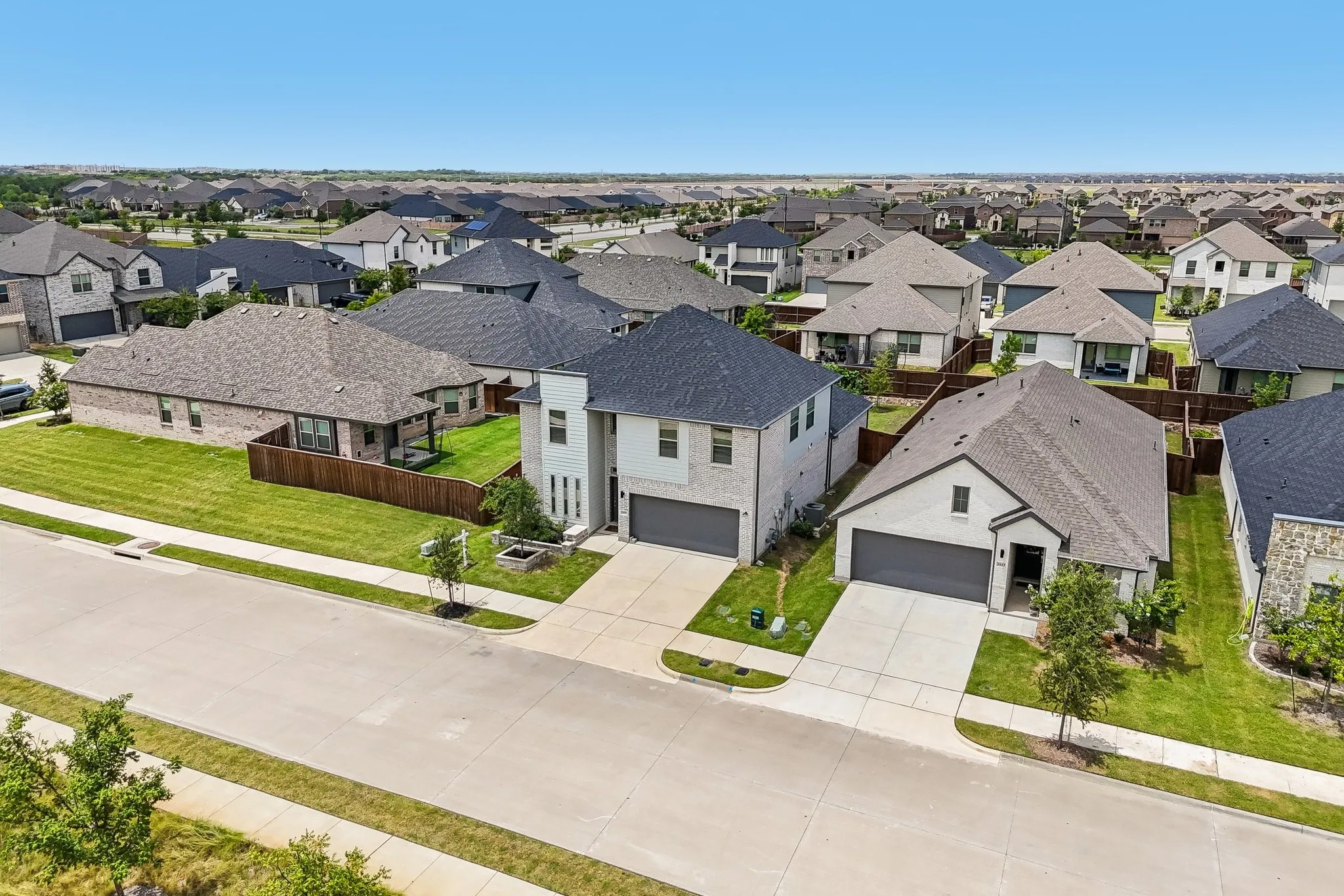 Single Family Residence For Sale in Collin County , 2829 Prospect Street, Celina, Texas 75009, 4 Bedroom, 4 Bathroom, 2 Garage spaces, 2,719 Sqft, built in 2023, Price $525,000, mls#21334460, Real Estate Agent in Celina, Homes For Sale in Collin county, Homes For Sale in Celina, Realtor in Celina Texas, Real Estate Brokerage Independent Realty Texas, Luminita Cordes Realtor