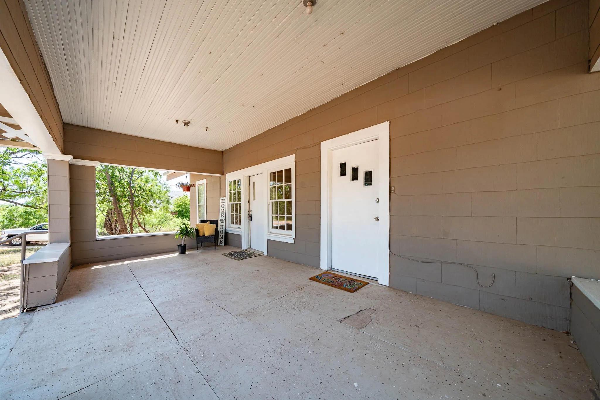 Single Family Residence For Sale in Jones County , 720 E Mcharg Street, Stamford, Texas 79553, 4 Bedroom, 2 Bathroom, Garage spaces, 2,024 Sqft, built in 1930, mls#21334134, Real Estate Agent in Stamford, Homes For Sale in Jones county, Homes For Sale in Stamford, Realtor in Stamford Texas, Real Estate Brokerage Independent Realty Texas, Luminita Cordes Realtor