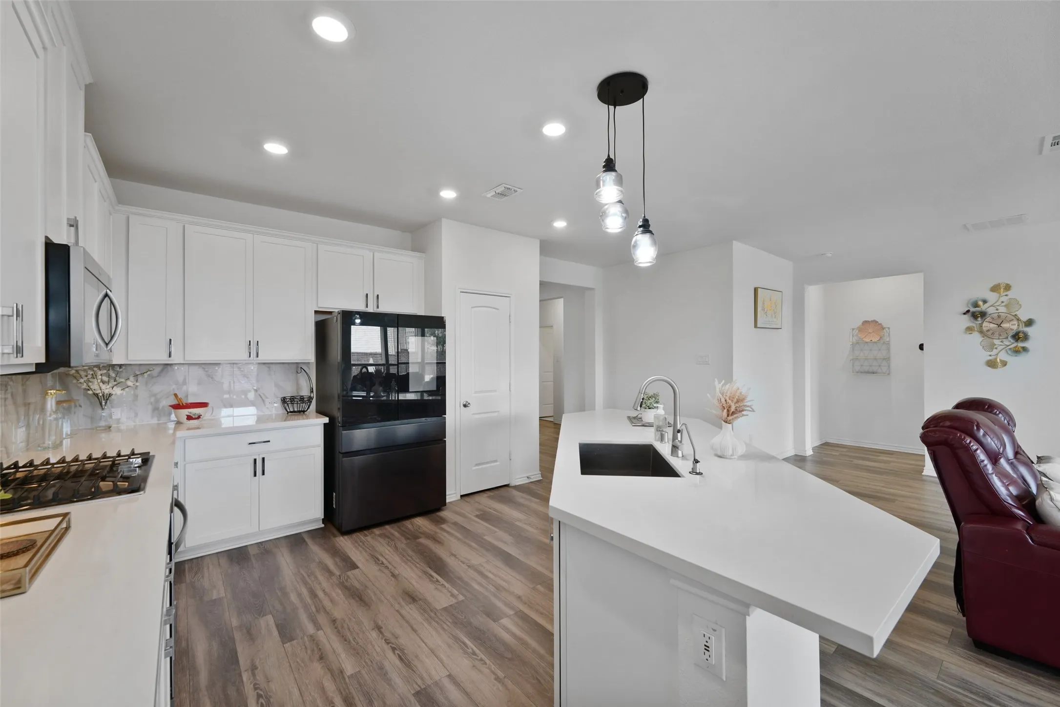 Single Family Residence For Sale in Denton County , 3744 Highland Bayou Drive, Celina, Texas 75078, 4 Bedroom, 3 Bathroom, 2 Garage spaces, 3,102 Sqft, built in 2022, mls#21292520, Real Estate Agent in Celina, Homes For Sale in Denton county, Homes For Sale in Celina, Realtor in Celina Texas, Real Estate Brokerage Independent Realty Texas, Luminita Cordes Realtor