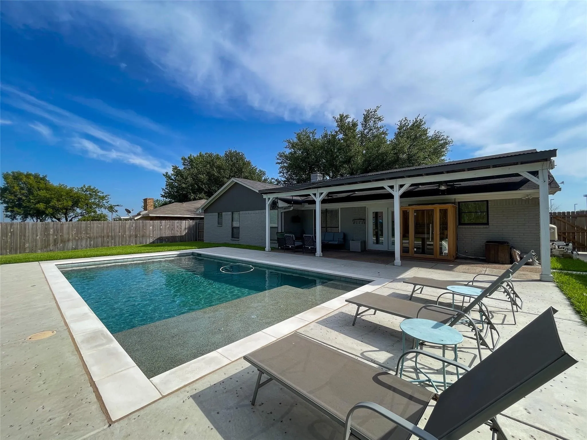 Single Family Residence For Sale in Tarrant County , 112 Overcrest Drive, Benbrook, Texas 76126, 3 Bedroom, 2 Bathroom, 2 Garage spaces, 2,040 Sqft, built in 1979, mls#21333228, Real Estate Agent in Benbrook, Homes For Sale in Tarrant county, Homes For Sale in Benbrook, Realtor in Benbrook Texas, Real Estate Brokerage Independent Realty Texas, Luminita Cordes Realtor