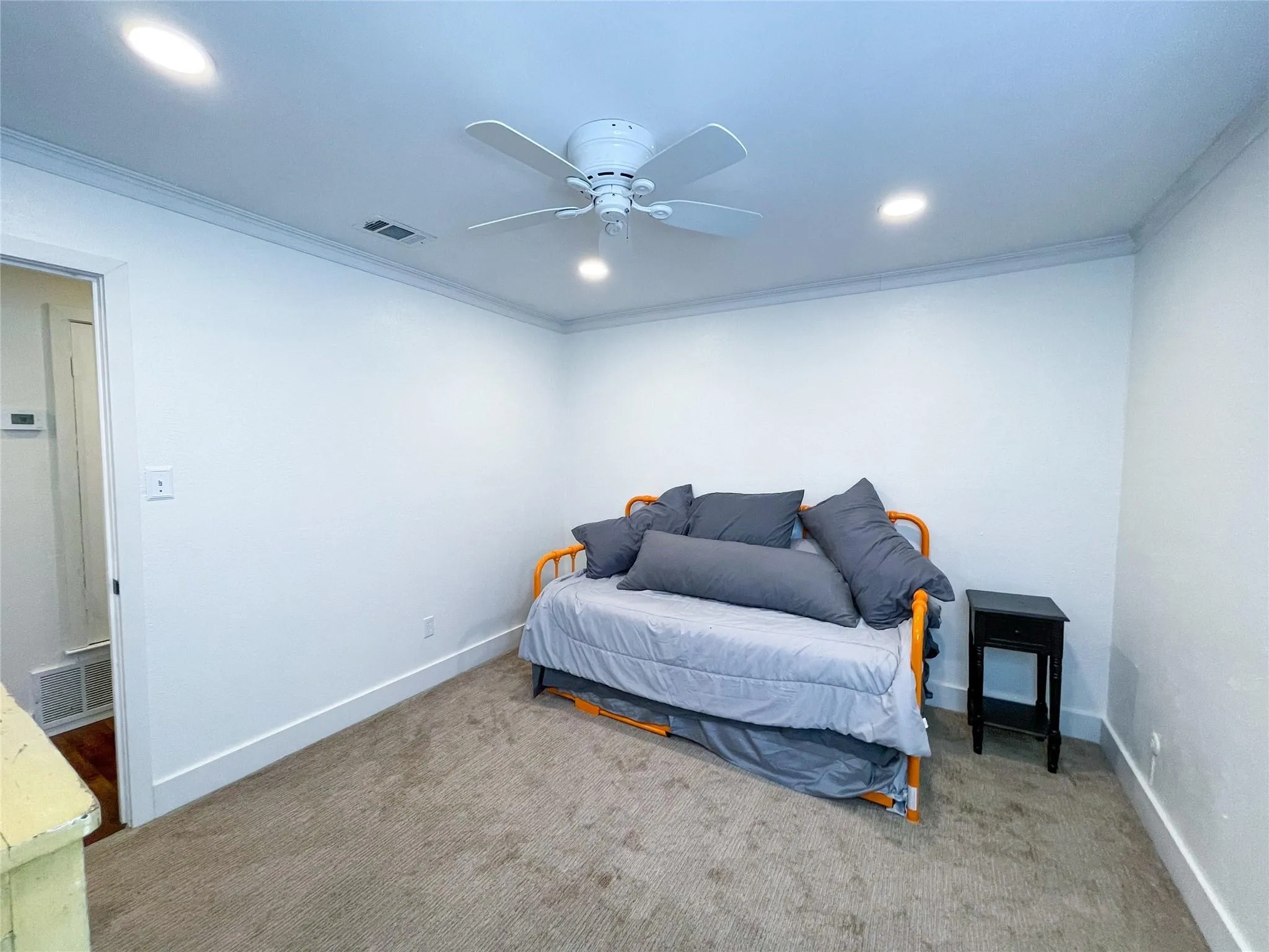 Single Family Residence For Sale in Tarrant County , 112 Overcrest Drive, Benbrook, Texas 76126, 3 Bedroom, 2 Bathroom, 2 Garage spaces, 2,040 Sqft, built in 1979, mls#21333228, Real Estate Agent in Benbrook, Homes For Sale in Tarrant county, Homes For Sale in Benbrook, Realtor in Benbrook Texas, Real Estate Brokerage Independent Realty Texas, Luminita Cordes Realtor