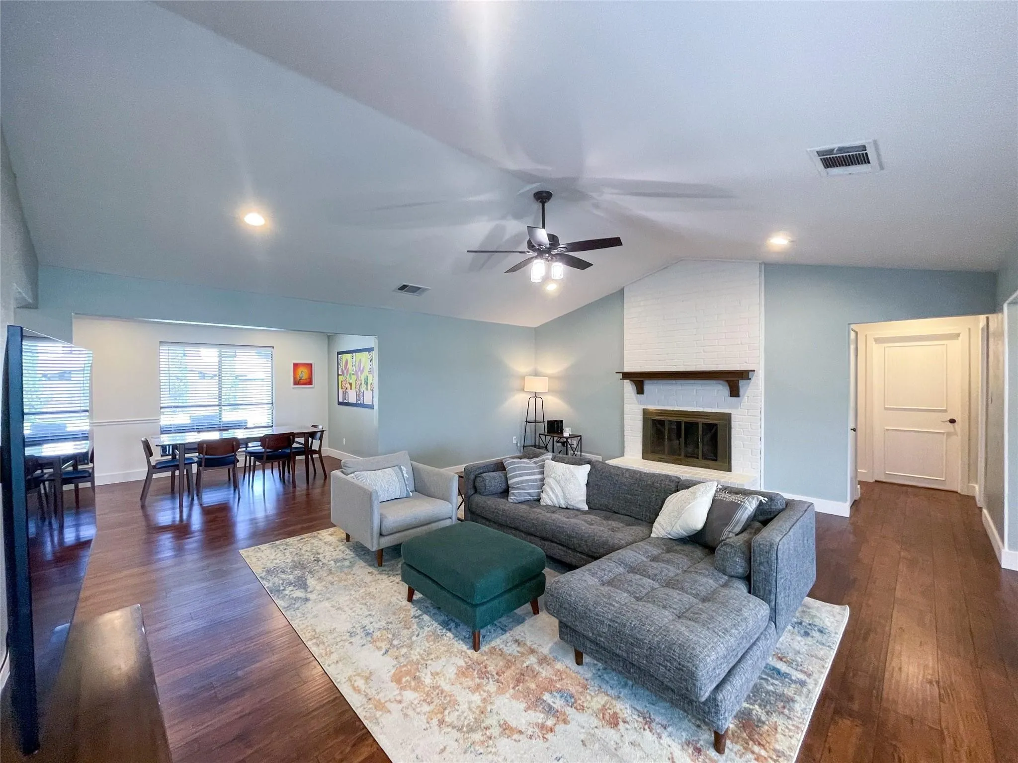 Single Family Residence For Sale in Tarrant County , 112 Overcrest Drive, Benbrook, Texas 76126, 3 Bedroom, 2 Bathroom, 2 Garage spaces, 2,040 Sqft, built in 1979, mls#21333228, Real Estate Agent in Benbrook, Homes For Sale in Tarrant county, Homes For Sale in Benbrook, Realtor in Benbrook Texas, Real Estate Brokerage Independent Realty Texas, Luminita Cordes Realtor