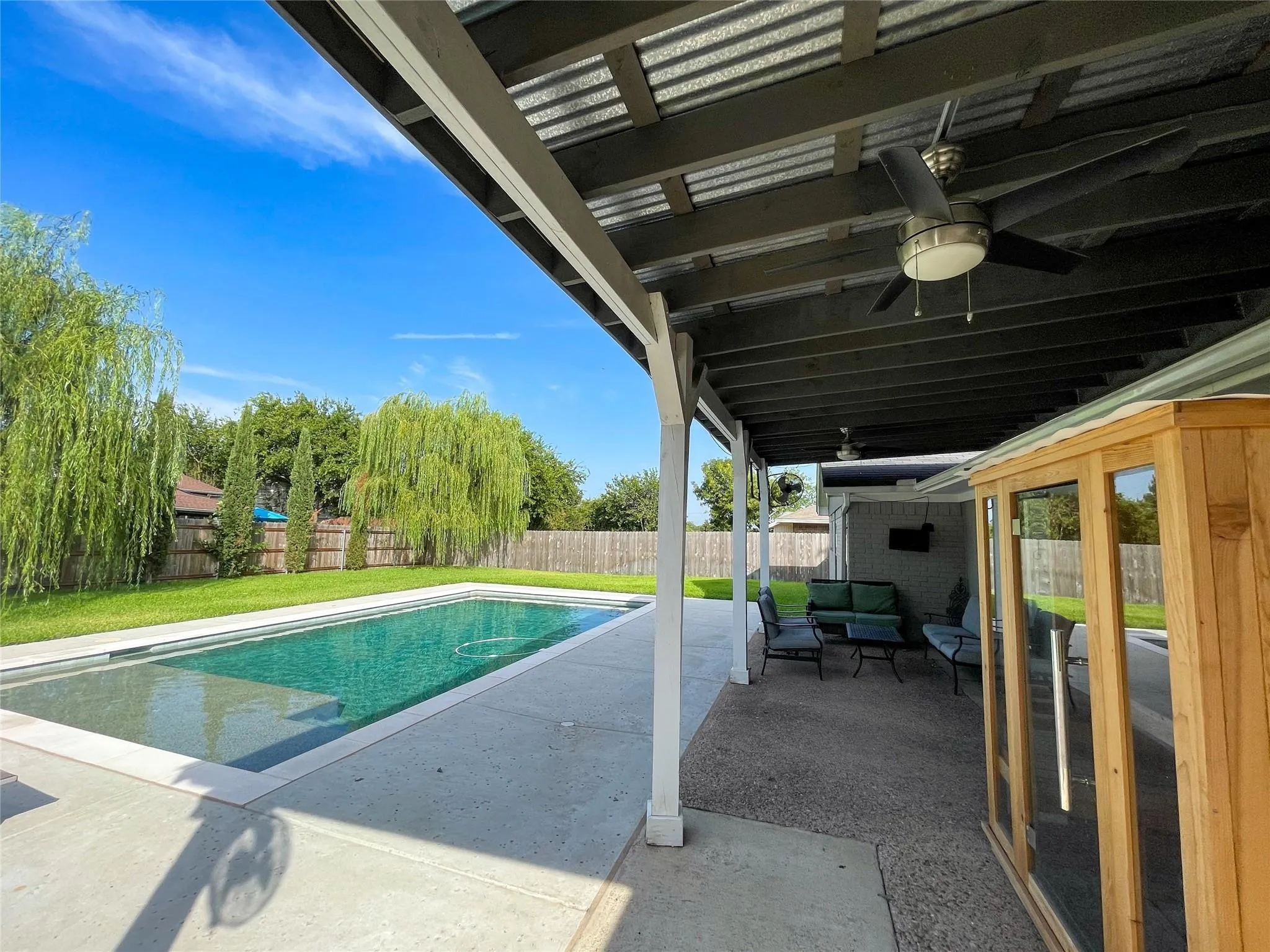 Single Family Residence For Sale in Tarrant County , 112 Overcrest Drive, Benbrook, Texas 76126, 3 Bedroom, 2 Bathroom, 2 Garage spaces, 2,040 Sqft, built in 1979, mls#21333228, Real Estate Agent in Benbrook, Homes For Sale in Tarrant county, Homes For Sale in Benbrook, Realtor in Benbrook Texas, Real Estate Brokerage Independent Realty Texas, Luminita Cordes Realtor
