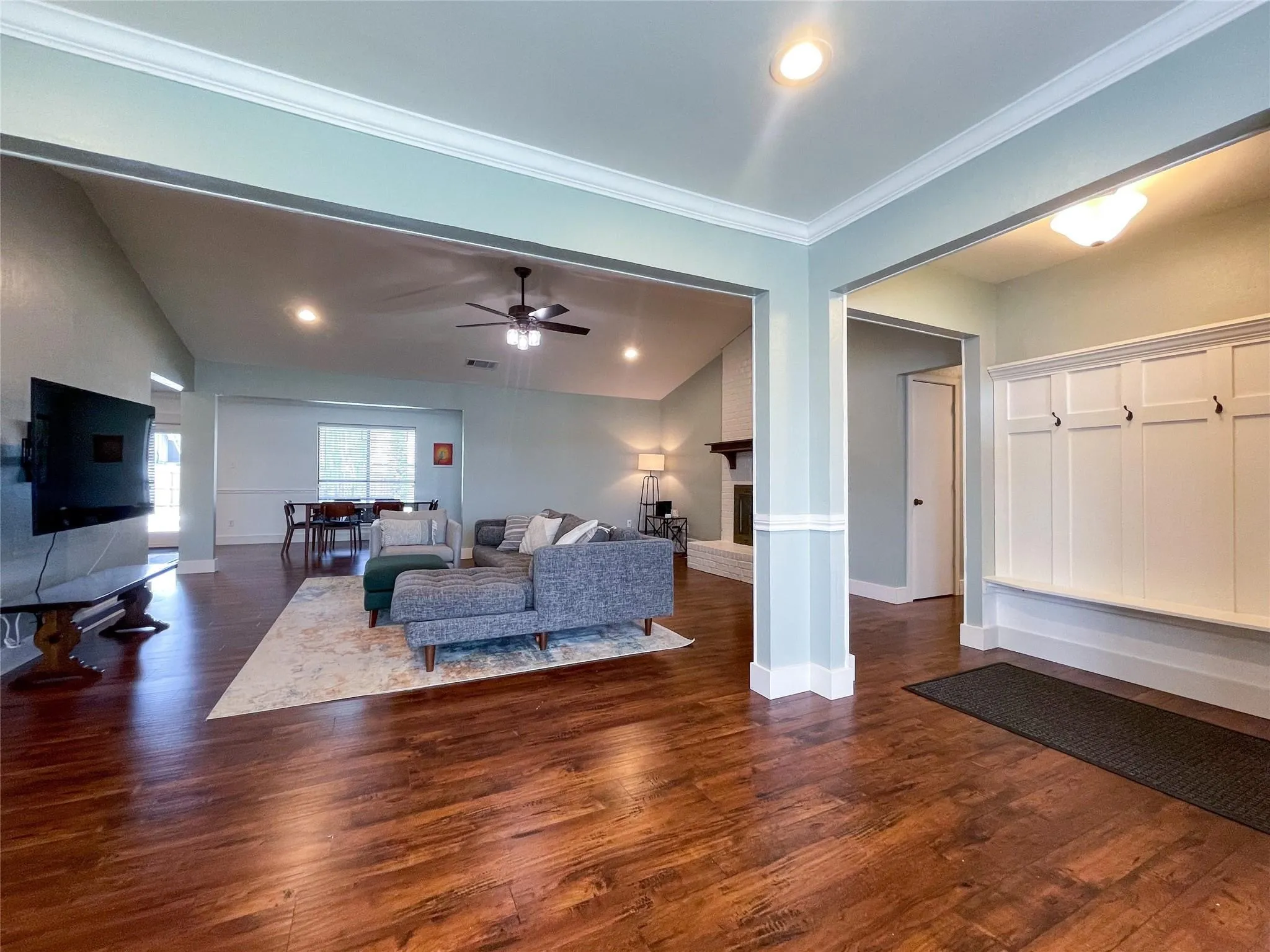 Single Family Residence For Sale in Tarrant County , 112 Overcrest Drive, Benbrook, Texas 76126, 3 Bedroom, 2 Bathroom, 2 Garage spaces, 2,040 Sqft, built in 1979, mls#21333228, Real Estate Agent in Benbrook, Homes For Sale in Tarrant county, Homes For Sale in Benbrook, Realtor in Benbrook Texas, Real Estate Brokerage Independent Realty Texas, Luminita Cordes Realtor