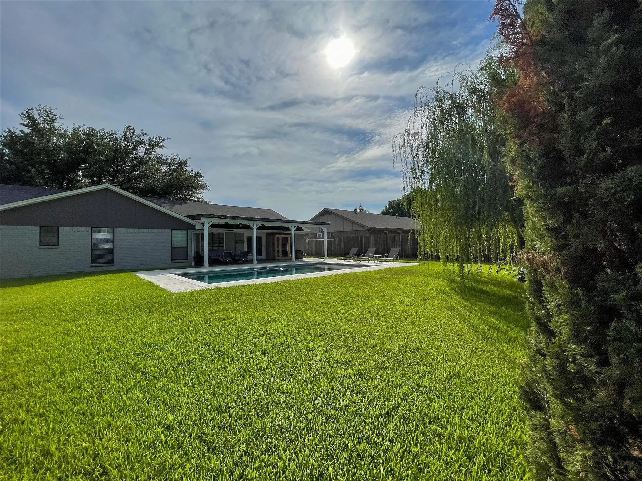 Single Family Residence For Sale in Tarrant County , 112 Overcrest Drive, Benbrook, Texas 76126, 3 Bedroom, 2 Bathroom, 2 Garage spaces, 2,040 Sqft, built in 1979, mls#21333228, Real Estate Agent in Benbrook, Homes For Sale in Tarrant county, Homes For Sale in Benbrook, Realtor in Benbrook Texas, Real Estate Brokerage Independent Realty Texas, Luminita Cordes Realtor