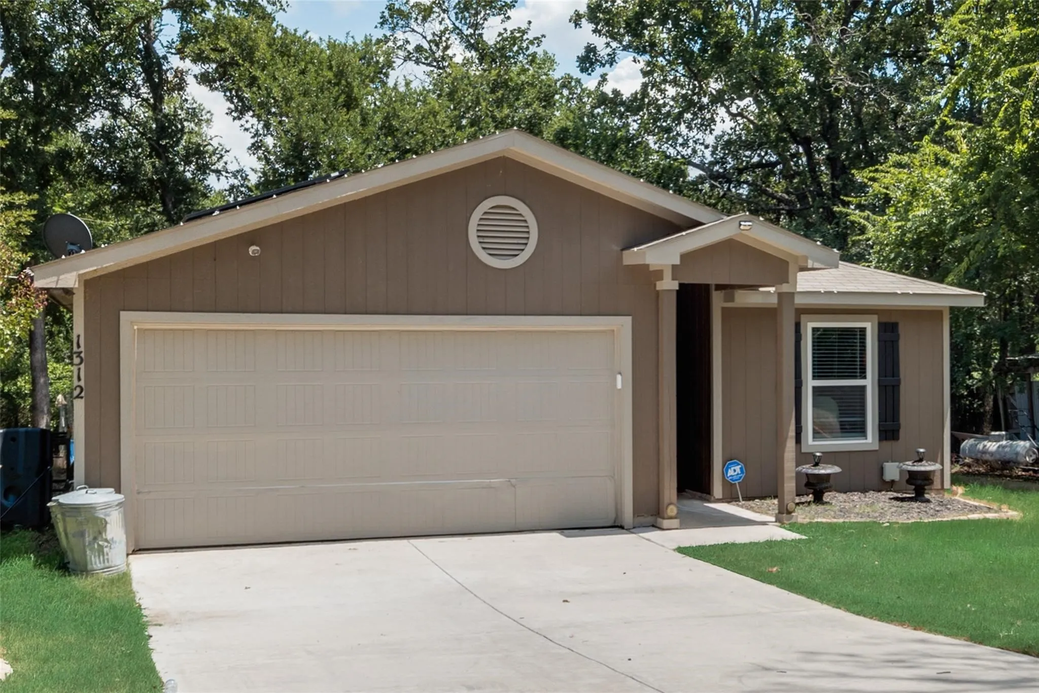 Single Family Residence For Sale in Tarrant County , 1312 Dawn Court, Pelican Bay, Texas 76020, 3 Bedroom, 2 Bathroom, 2 Garage spaces, 1,024 Sqft, built in 2020, mls#21334853, Real Estate Agent in Pelican Bay, Homes For Sale in Tarrant county, Homes For Sale in Pelican Bay, Realtor in Pelican Bay Texas, Real Estate Brokerage Independent Realty Texas, Luminita Cordes Realtor