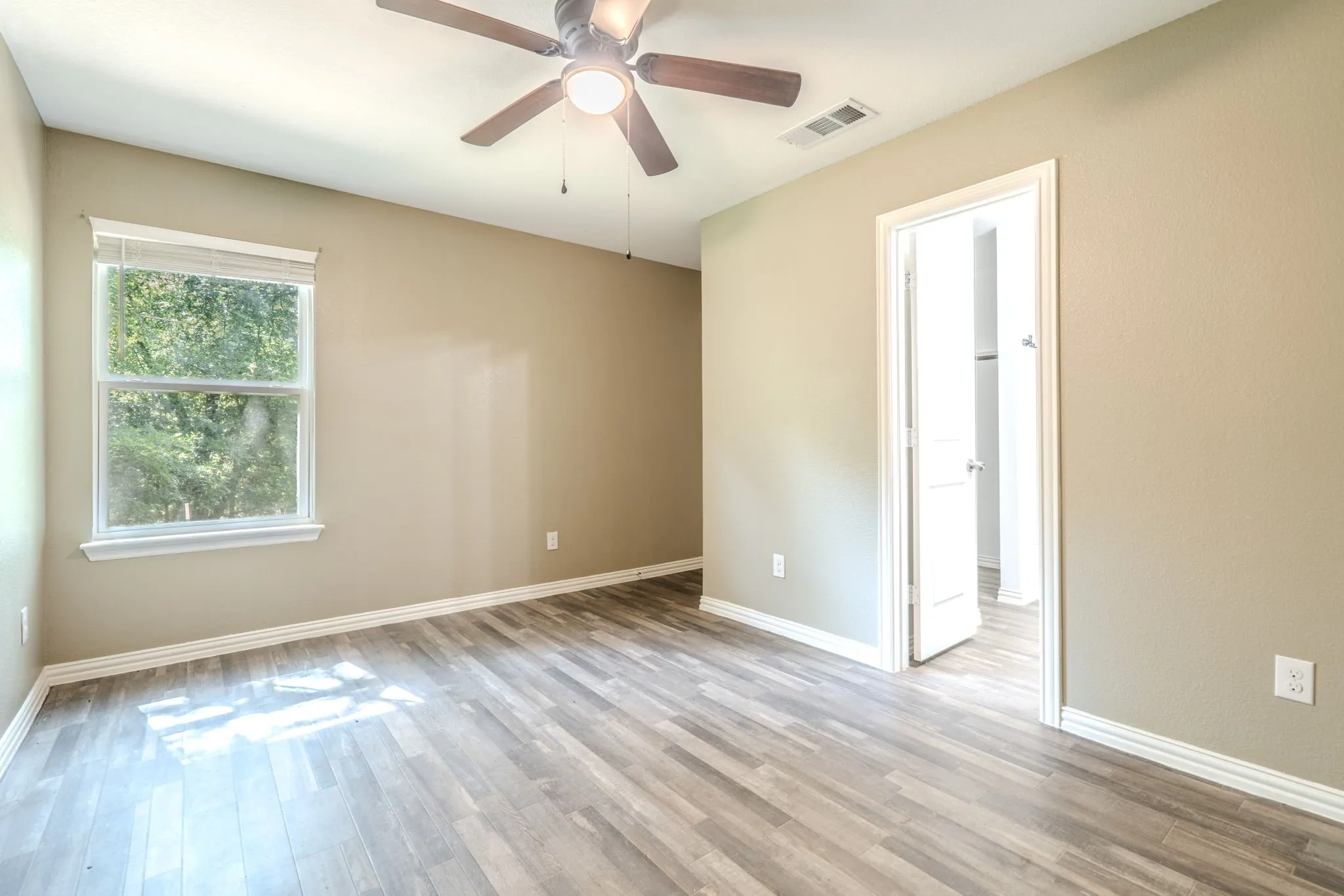 Single Family Residence For Sale in Tarrant County , 1312 Dawn Court, Pelican Bay, Texas 76020, 3 Bedroom, 2 Bathroom, 2 Garage spaces, 1,024 Sqft, built in 2020, mls#21334853, Real Estate Agent in Pelican Bay, Homes For Sale in Tarrant county, Homes For Sale in Pelican Bay, Realtor in Pelican Bay Texas, Real Estate Brokerage Independent Realty Texas, Luminita Cordes Realtor