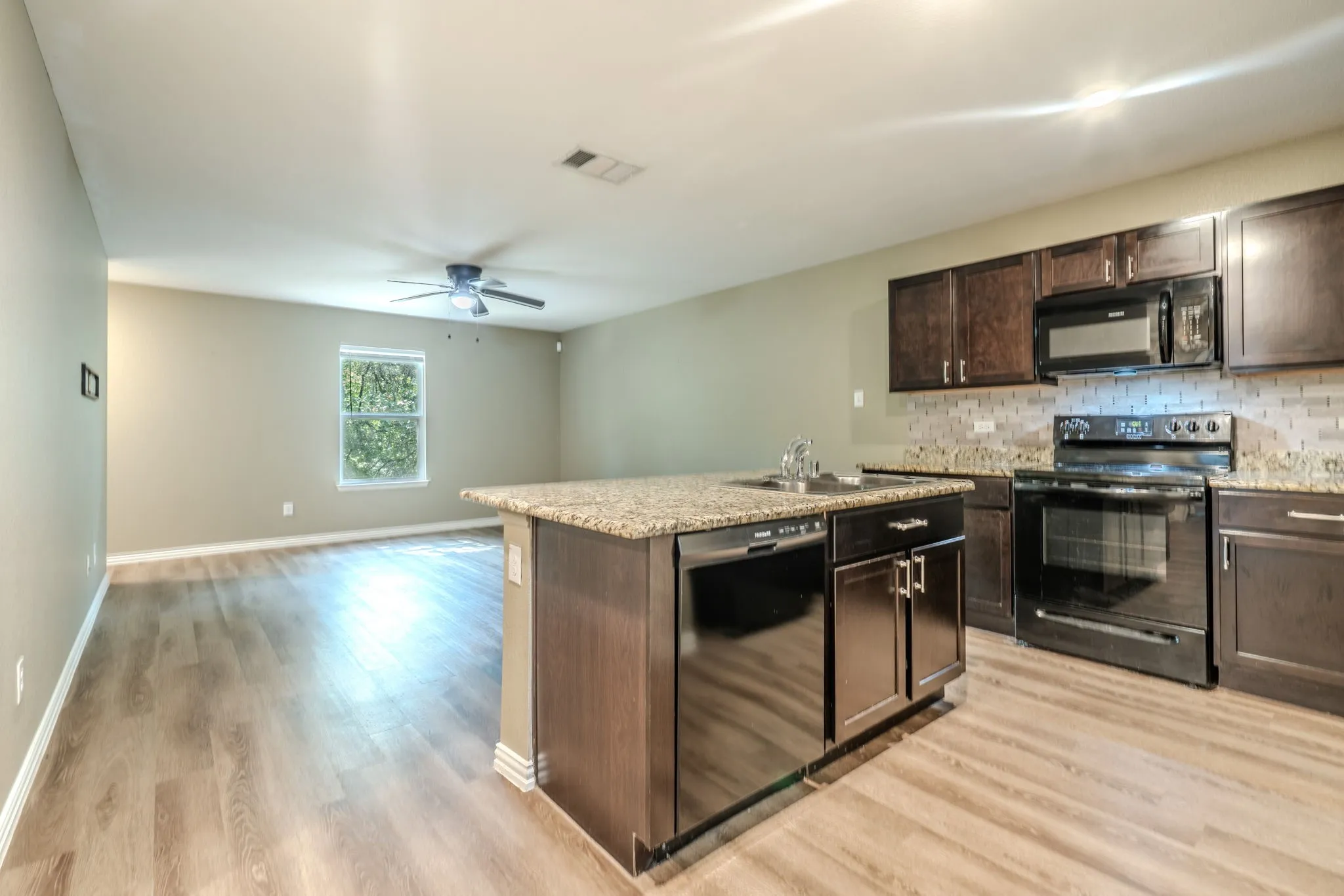 Single Family Residence For Sale in Tarrant County , 1312 Dawn Court, Pelican Bay, Texas 76020, 3 Bedroom, 2 Bathroom, 2 Garage spaces, 1,024 Sqft, built in 2020, mls#21334853, Real Estate Agent in Pelican Bay, Homes For Sale in Tarrant county, Homes For Sale in Pelican Bay, Realtor in Pelican Bay Texas, Real Estate Brokerage Independent Realty Texas, Luminita Cordes Realtor