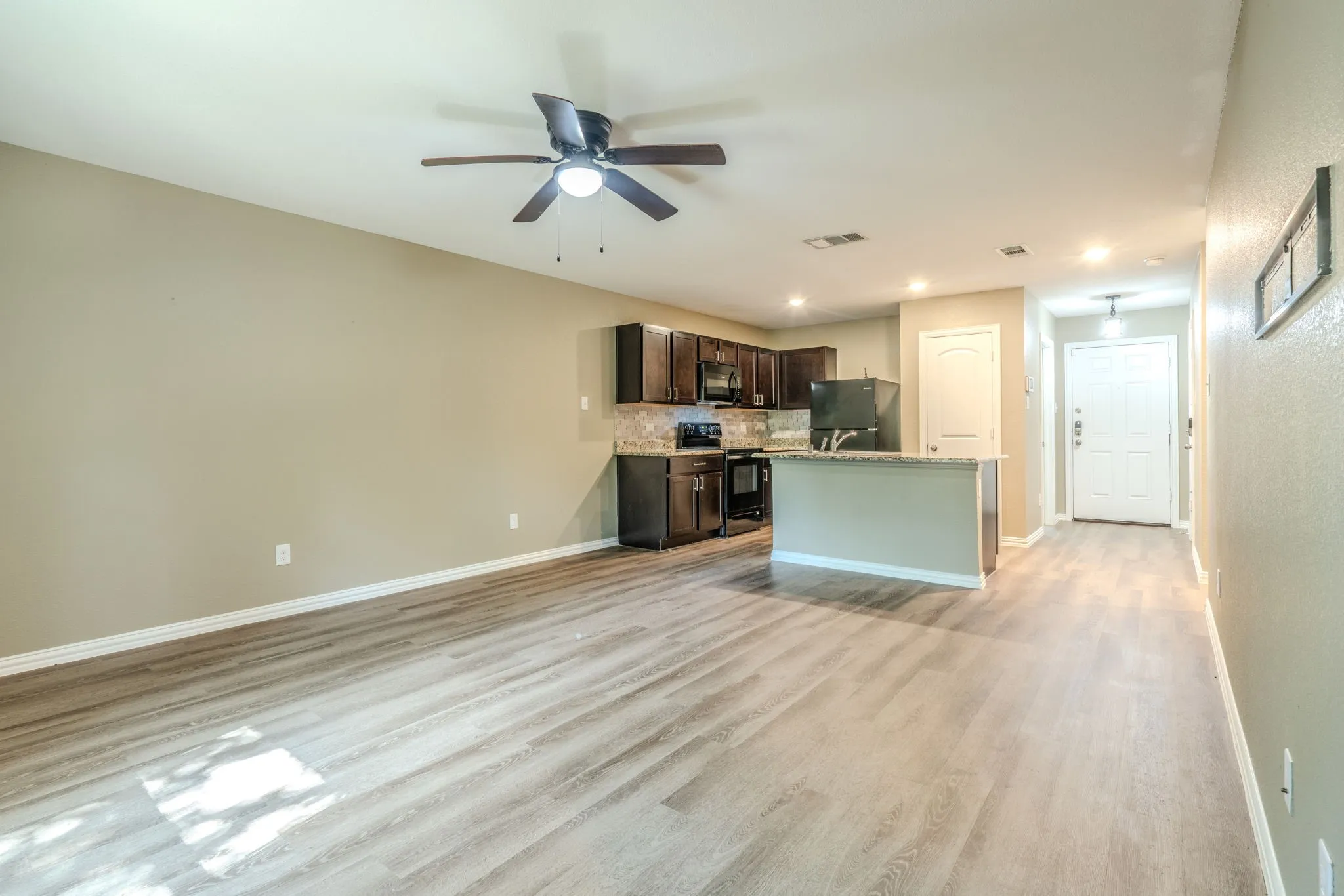 Single Family Residence For Sale in Tarrant County , 1312 Dawn Court, Pelican Bay, Texas 76020, 3 Bedroom, 2 Bathroom, 2 Garage spaces, 1,024 Sqft, built in 2020, mls#21334853, Real Estate Agent in Pelican Bay, Homes For Sale in Tarrant county, Homes For Sale in Pelican Bay, Realtor in Pelican Bay Texas, Real Estate Brokerage Independent Realty Texas, Luminita Cordes Realtor