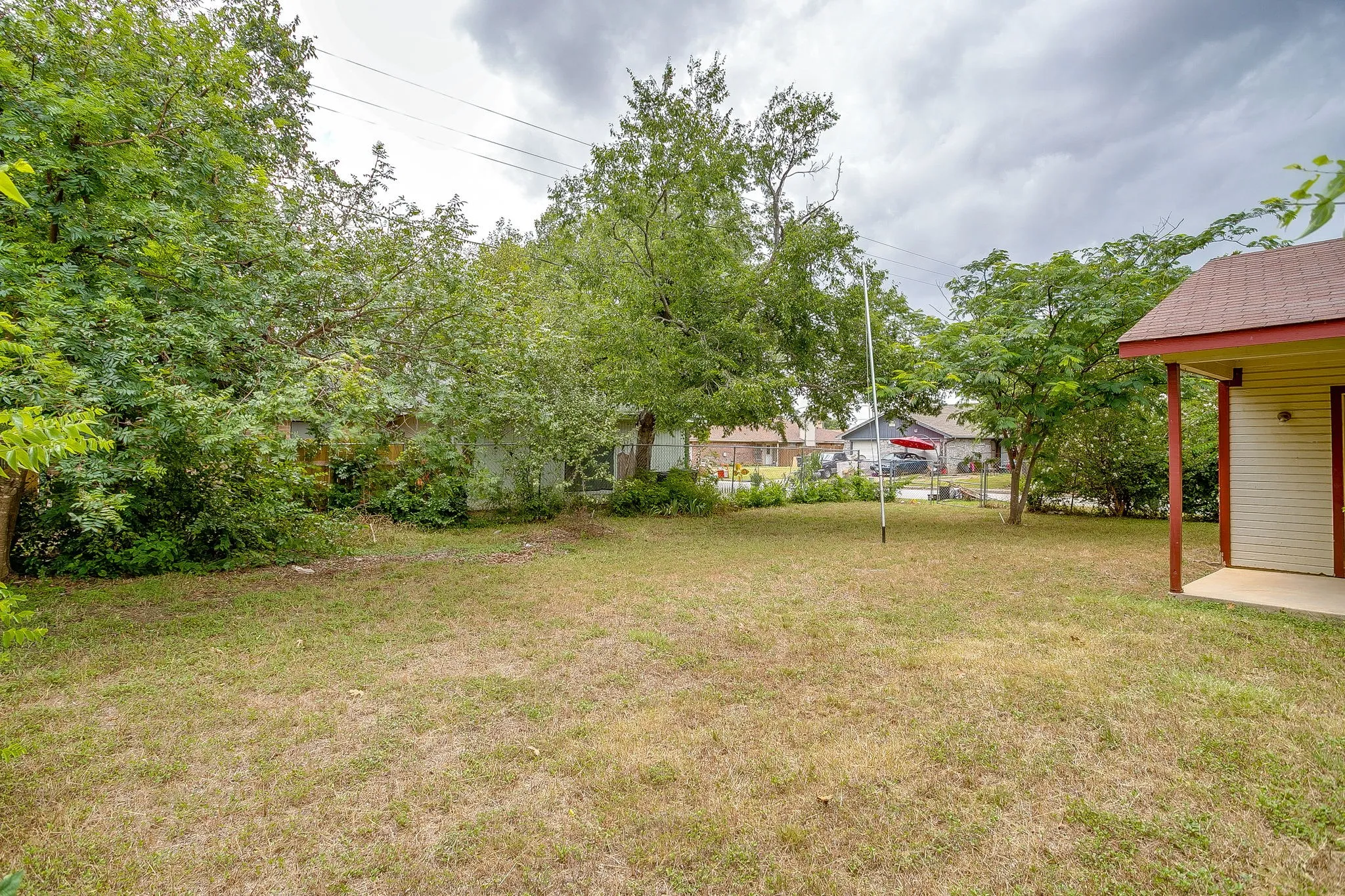 Single Family Residence For Sale in Tarrant County , 5745 Springtide Drive, Fort Worth, Texas 76135, 3 Bedroom, 2 Bathroom, 2 Garage spaces, 1,630 Sqft, built in 1983, mls#21332624, Real Estate Agent in Fort Worth, Homes For Sale in Tarrant county, Homes For Sale in Fort Worth, Realtor in Fort Worth Texas, Real Estate Brokerage Independent Realty Texas, Luminita Cordes Realtor