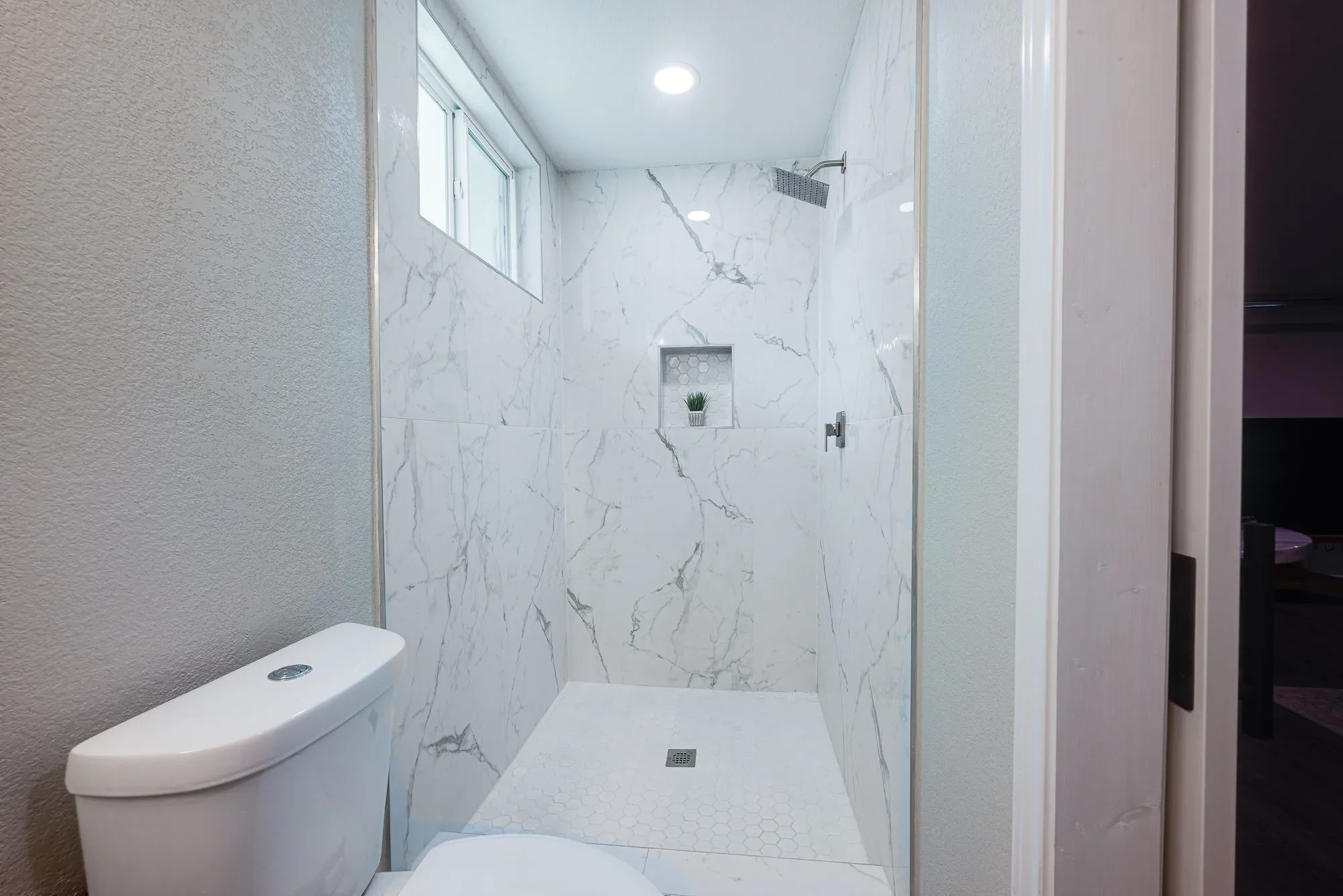 Full bathroom in garage