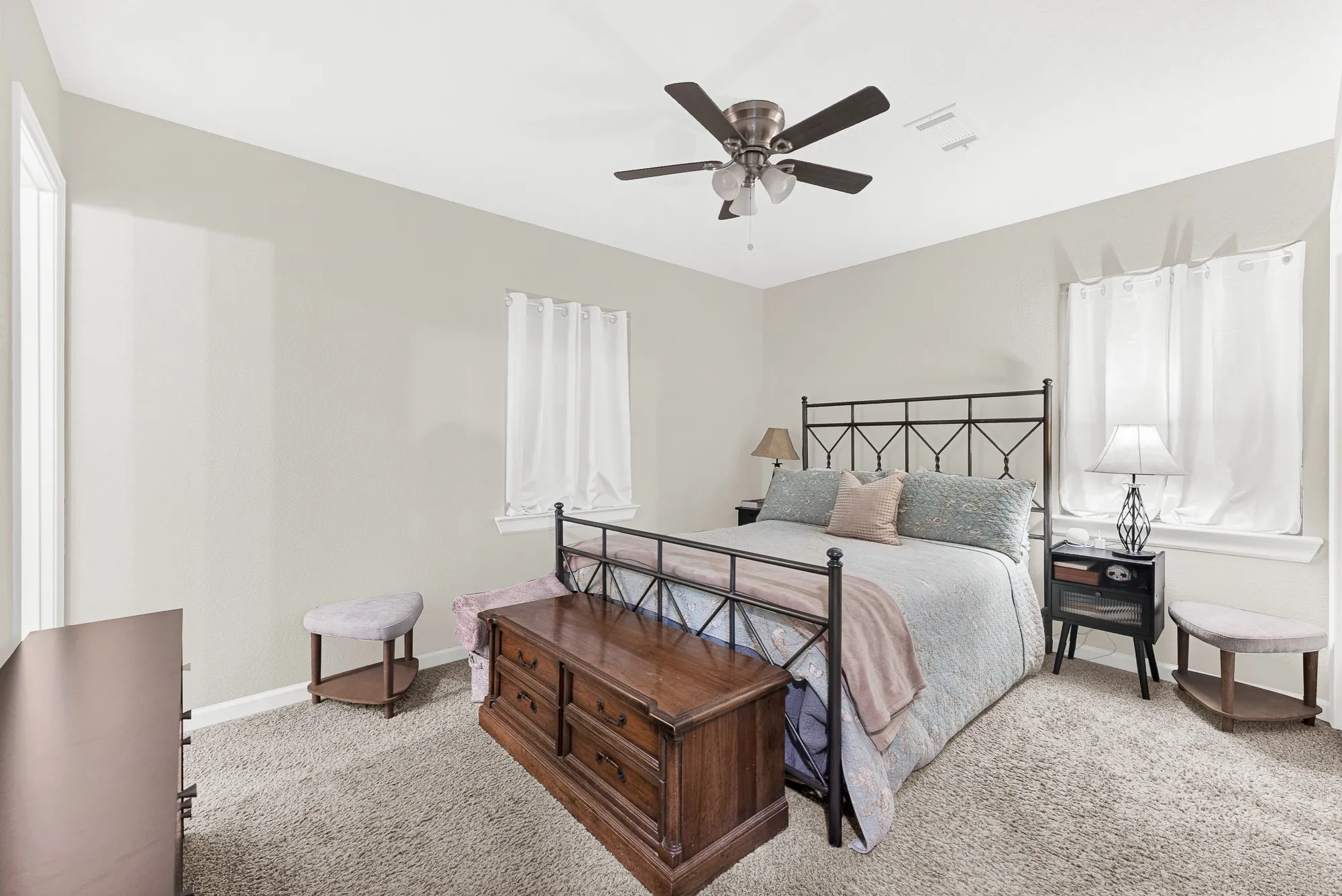 Single Family Residence For Sale in Dallas County , 745 Pinehurst Drive, Richardson, Texas 75080, 3 Bedroom, 3 Bathroom, 2 Garage spaces, 1,711 Sqft, built in 1960, mls#21324967, Real Estate Agent in Richardson, Homes For Sale in Dallas county, Homes For Sale in Richardson, Realtor in Richardson Texas, Real Estate Brokerage Independent Realty Texas, Luminita Cordes Realtor
