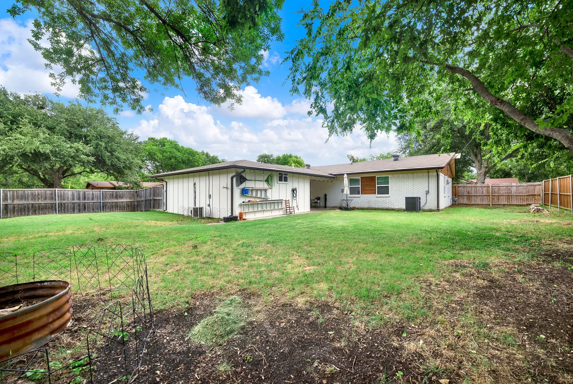 Single Family Residence For Sale in Dallas County , 745 Pinehurst Drive, Richardson, Texas 75080, 3 Bedroom, 3 Bathroom, 2 Garage spaces, 1,711 Sqft, built in 1960, mls#21324967, Real Estate Agent in Richardson, Homes For Sale in Dallas county, Homes For Sale in Richardson, Realtor in Richardson Texas, Real Estate Brokerage Independent Realty Texas, Luminita Cordes Realtor
