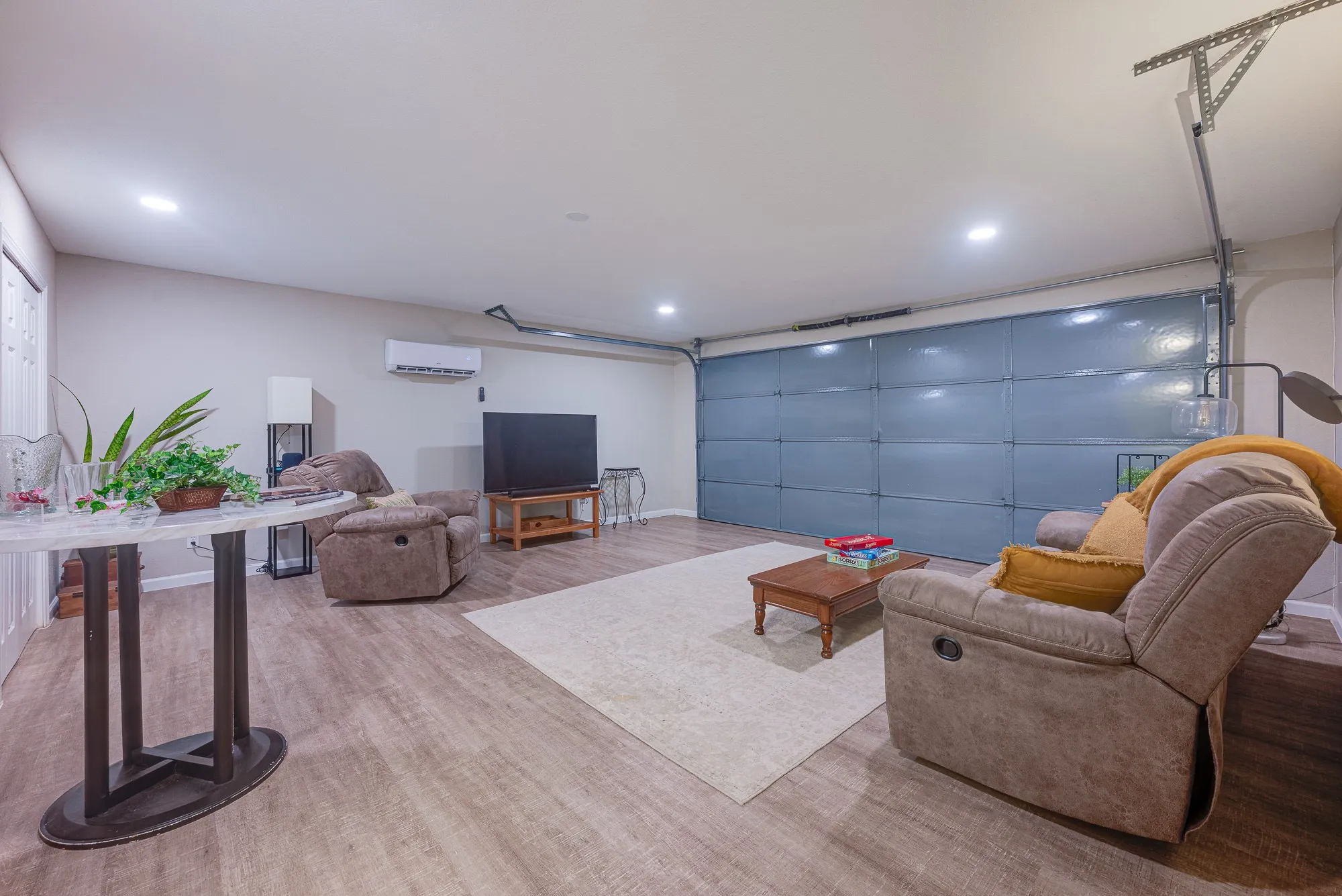 Currently furnished as TV room - Fully insulated and has dedicated HVAC - very comfortable!