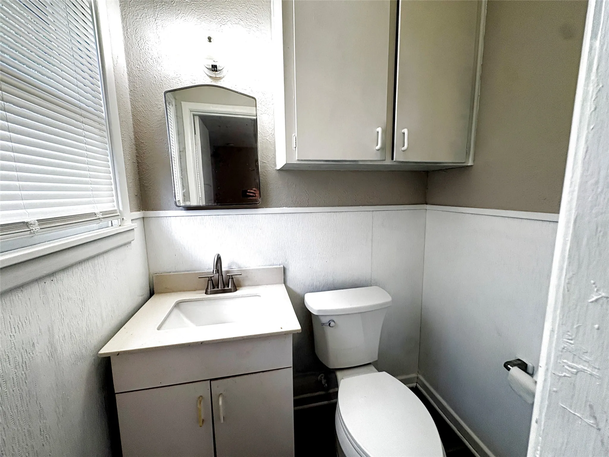 Single Family Residence For Rent in Tarrant County , 1824 Provine Street, Fort Worth, Texas 76103, 3 Bedroom, 2 Bathroom, Garage spaces, 1,380 Sqft, built in 1955, mls#21333938, Real Estate Agent in Fort Worth, Homes For Rent in Tarrant county, Homes For Rent in Fort Worth, Realtor in Fort Worth Texas, Real Estate Brokerage Independent Realty Texas, Luminita Cordes Realtor
