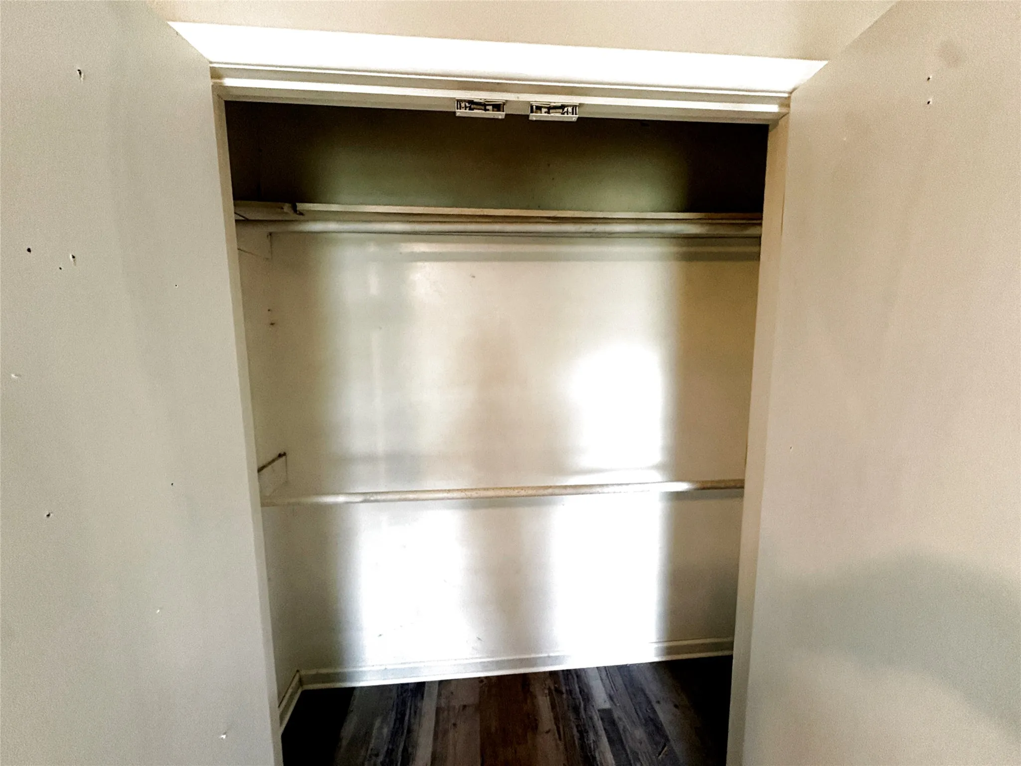 Single Family Residence For Rent in Tarrant County , 1824 Provine Street, Fort Worth, Texas 76103, 3 Bedroom, 2 Bathroom, Garage spaces, 1,380 Sqft, built in 1955, mls#21333938, Real Estate Agent in Fort Worth, Homes For Rent in Tarrant county, Homes For Rent in Fort Worth, Realtor in Fort Worth Texas, Real Estate Brokerage Independent Realty Texas, Luminita Cordes Realtor