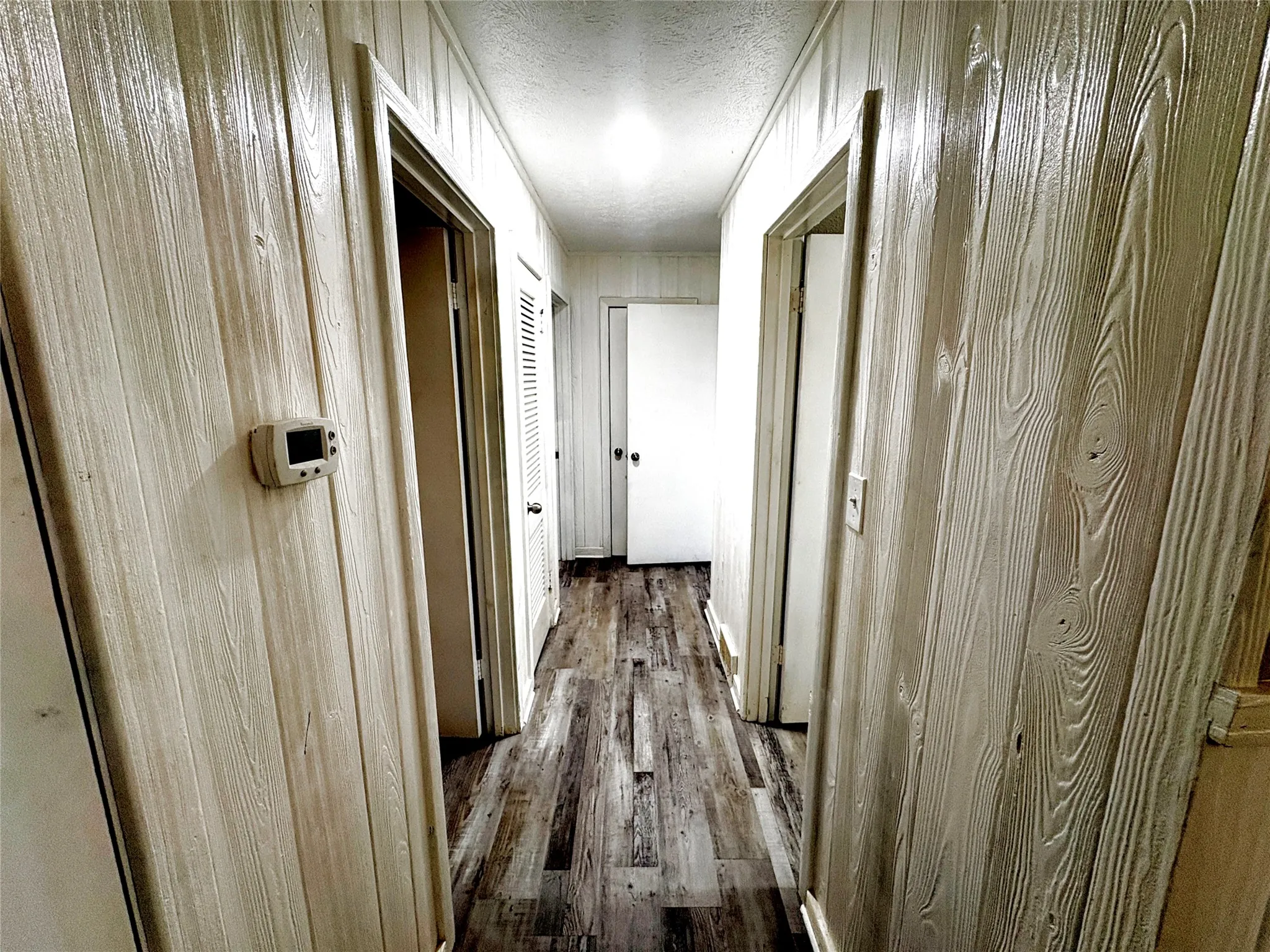 Single Family Residence For Rent in Tarrant County , 1824 Provine Street, Fort Worth, Texas 76103, 3 Bedroom, 2 Bathroom, Garage spaces, 1,380 Sqft, built in 1955, mls#21333938, Real Estate Agent in Fort Worth, Homes For Rent in Tarrant county, Homes For Rent in Fort Worth, Realtor in Fort Worth Texas, Real Estate Brokerage Independent Realty Texas, Luminita Cordes Realtor