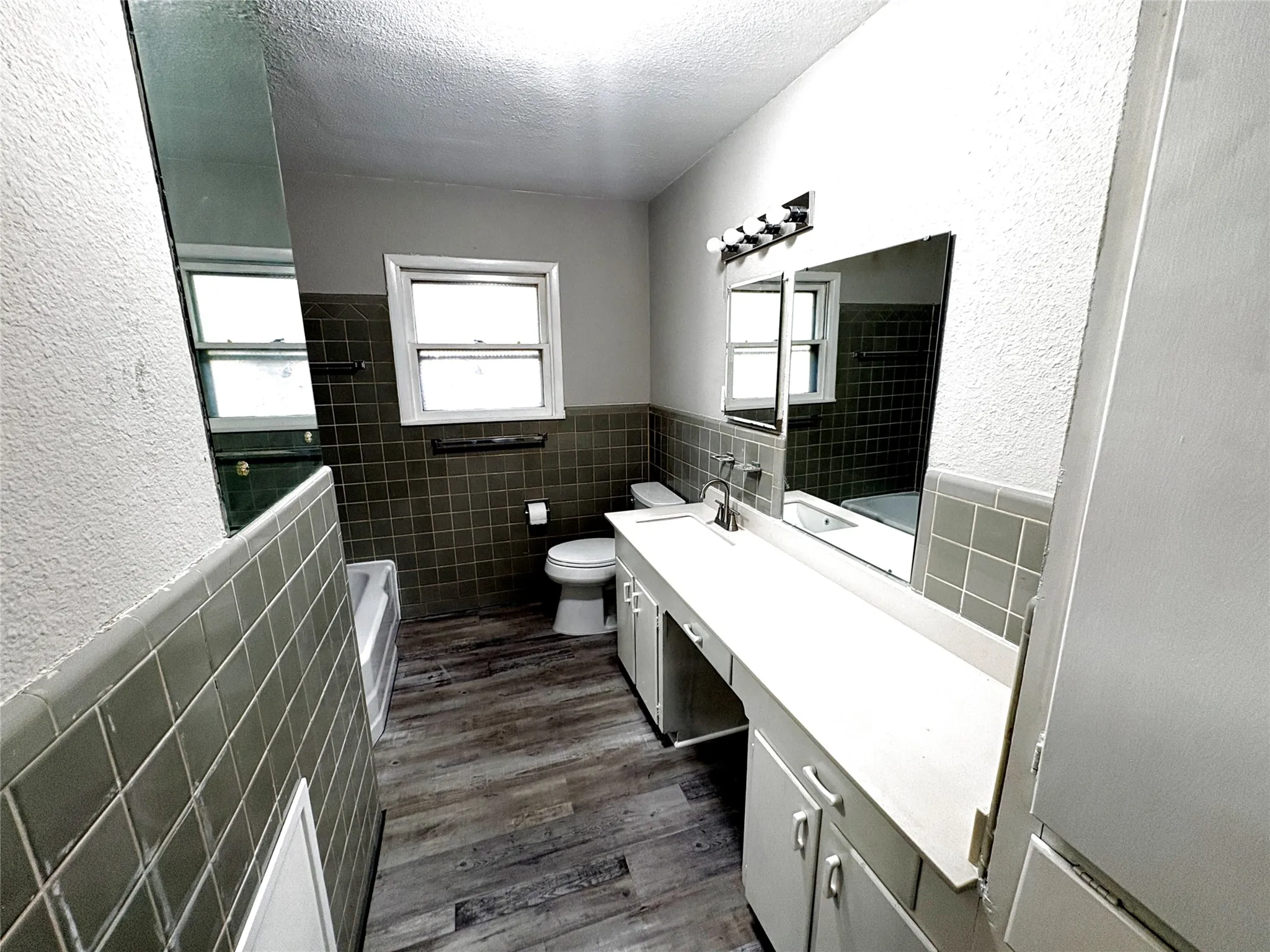 Single Family Residence For Rent in Tarrant County , 1824 Provine Street, Fort Worth, Texas 76103, 3 Bedroom, 2 Bathroom, Garage spaces, 1,380 Sqft, built in 1955, mls#21333938, Real Estate Agent in Fort Worth, Homes For Rent in Tarrant county, Homes For Rent in Fort Worth, Realtor in Fort Worth Texas, Real Estate Brokerage Independent Realty Texas, Luminita Cordes Realtor