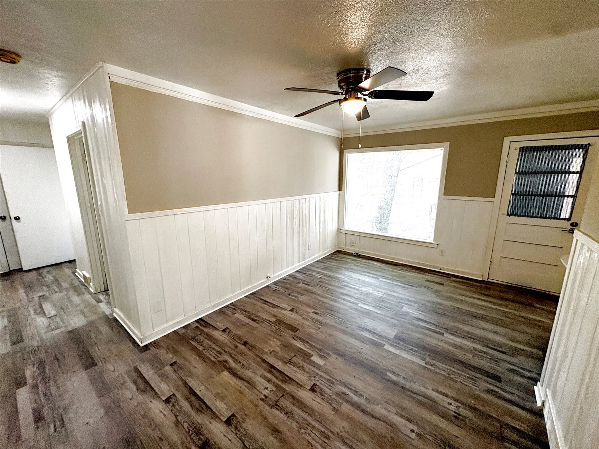 Single Family Residence For Rent in Tarrant County , 1824 Provine Street, Fort Worth, Texas 76103, 3 Bedroom, 2 Bathroom, Garage spaces, 1,380 Sqft, built in 1955, mls#21333938, Real Estate Agent in Fort Worth, Homes For Rent in Tarrant county, Homes For Rent in Fort Worth, Realtor in Fort Worth Texas, Real Estate Brokerage Independent Realty Texas, Luminita Cordes Realtor
