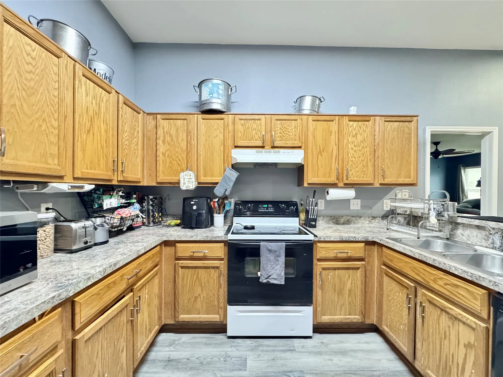 Single Family Residence For Sale in Ellis County , 123 Breanna Way, Waxahachie, Texas 75165, 3 Bedrooms, 2 Bathrooms, 2 Garage spaces, 1,584 Sqft, built in 2003, Price $315,000, mls#21334577, Real Estate Agent in Waxahachie, Homes For Sale in Ellis county, Homes For Sale in Waxahachie, Realtor in Waxahachie Texas, Real Estate Brokerage Independent Realty Texas, Luminita Cordes Realtor