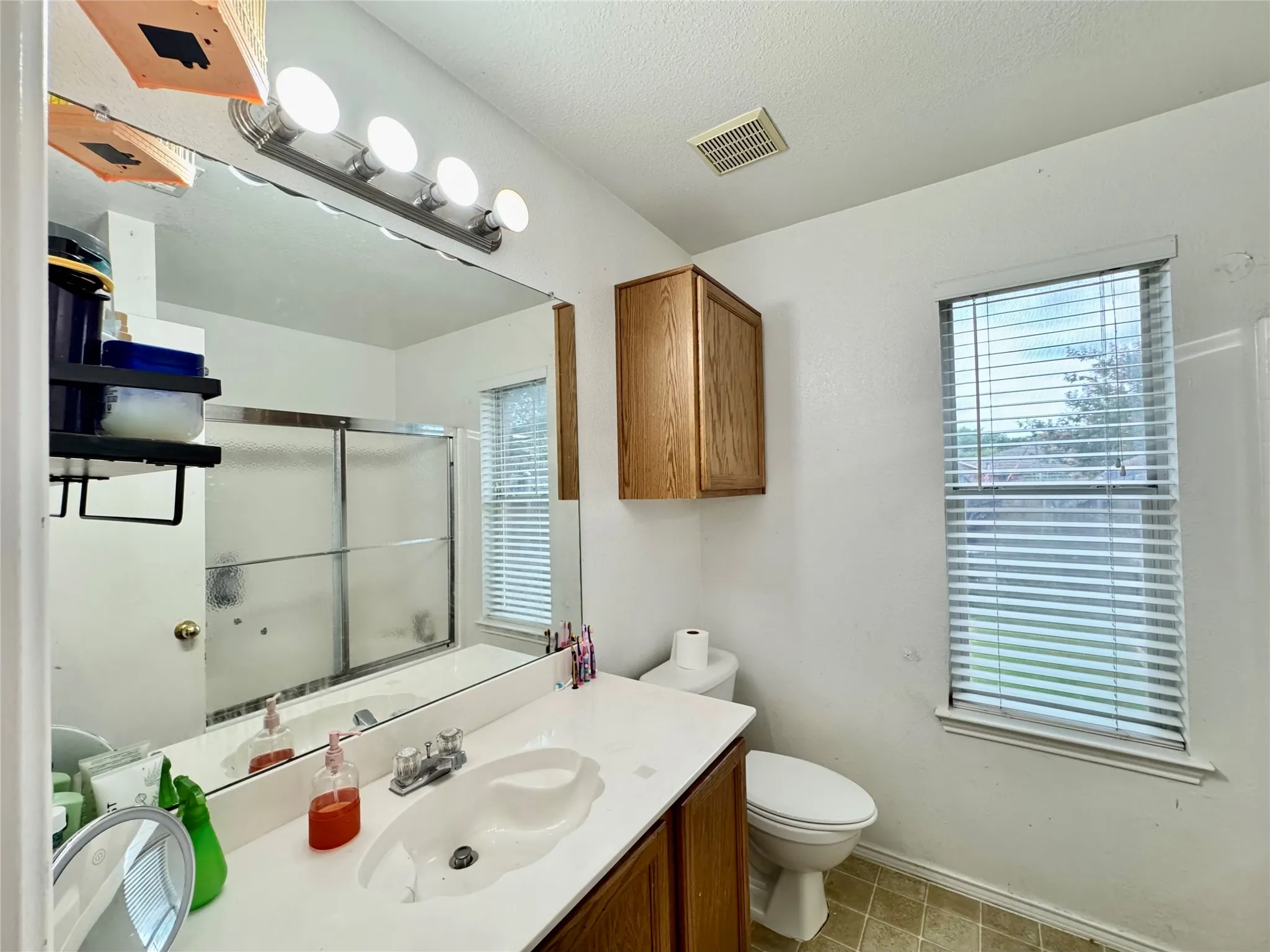 Single Family Residence For Sale in Ellis County , 123 Breanna Way, Waxahachie, Texas 75165, 3 Bedrooms, 2 Bathrooms, 2 Garage spaces, 1,584 Sqft, built in 2003, Price $315,000, mls#21334577, Real Estate Agent in Waxahachie, Homes For Sale in Ellis county, Homes For Sale in Waxahachie, Realtor in Waxahachie Texas, Real Estate Brokerage Independent Realty Texas, Luminita Cordes Realtor