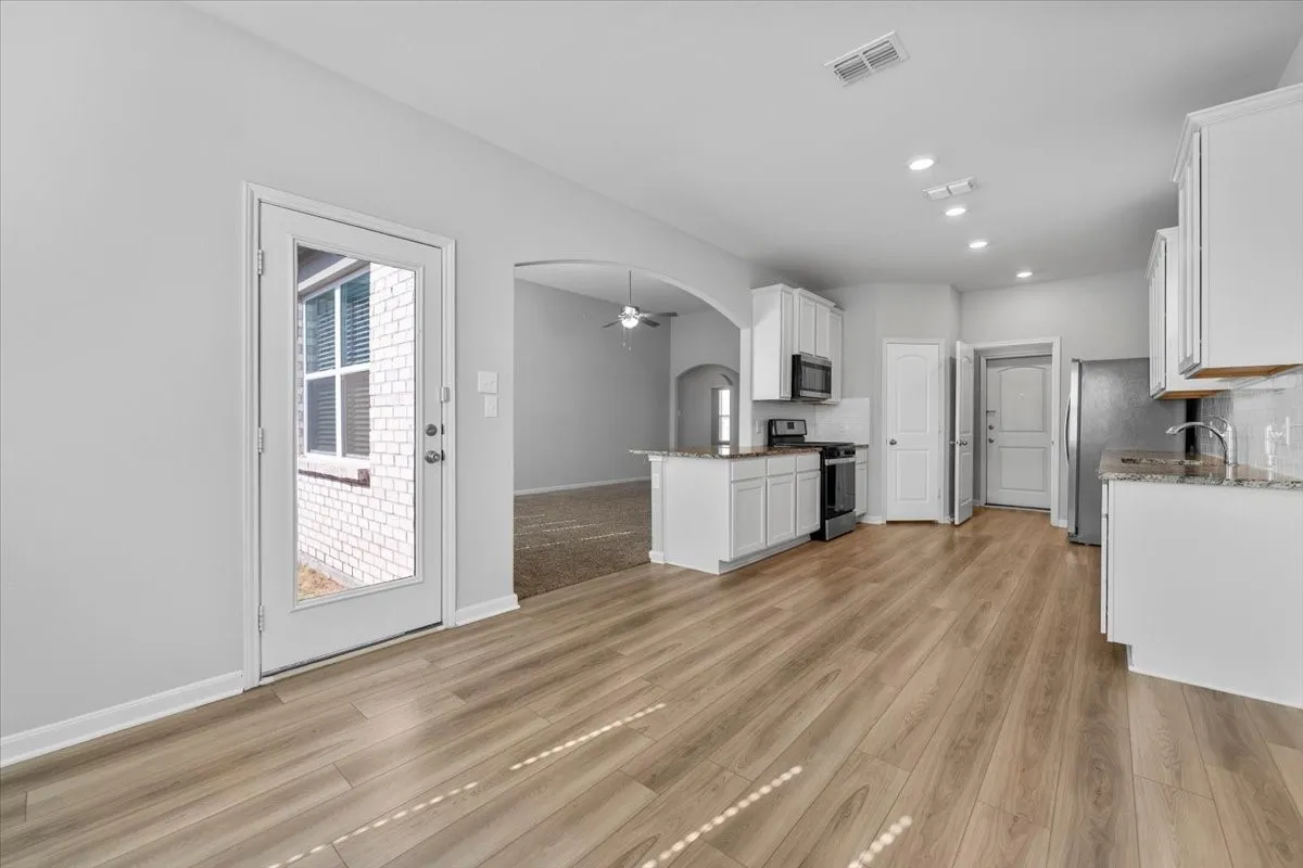 Single Family Residence For Rent in Collin County , 2112 Erlinda Drive, Anna, Texas 75409, 3 Bedroom, 2 Bathroom, 2 Garage spaces, 1,647 Sqft, built in 2022, mls#21333708, Real Estate Agent in Anna, Homes For Rent in Collin county, Homes For Rent in Anna, Realtor in Anna Texas, Real Estate Brokerage Independent Realty Texas, Luminita Cordes Realtor