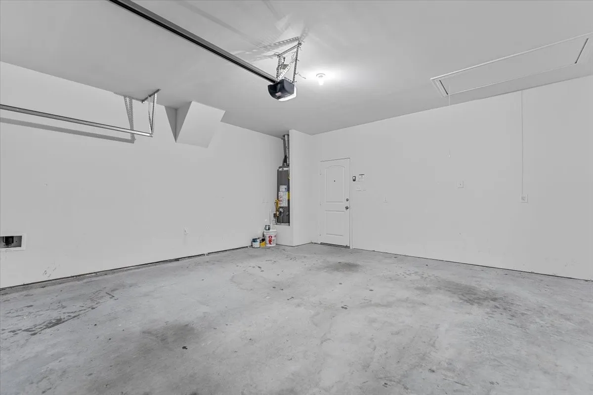 Single Family Residence For Rent in Collin County , 2112 Erlinda Drive, Anna, Texas 75409, 3 Bedroom, 2 Bathroom, 2 Garage spaces, 1,647 Sqft, built in 2022, mls#21333708, Real Estate Agent in Anna, Homes For Rent in Collin county, Homes For Rent in Anna, Realtor in Anna Texas, Real Estate Brokerage Independent Realty Texas, Luminita Cordes Realtor