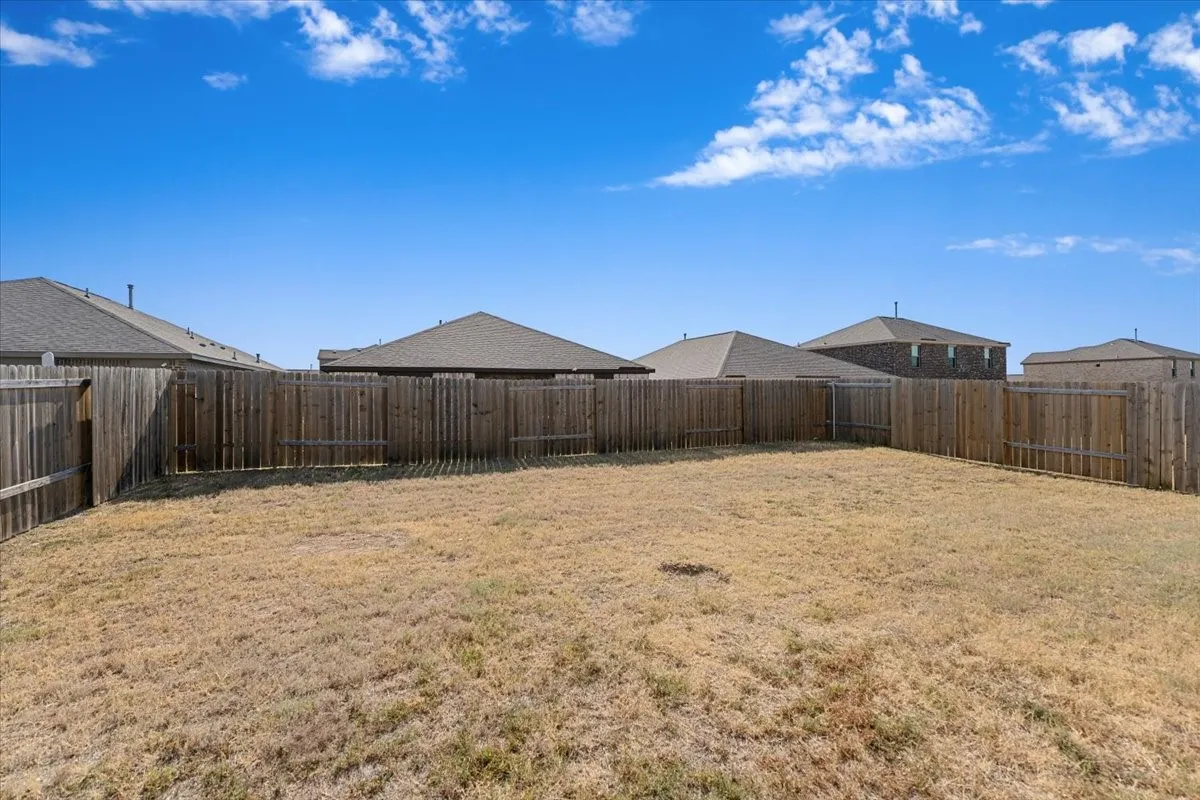 Single Family Residence For Rent in Collin County , 2112 Erlinda Drive, Anna, Texas 75409, 3 Bedroom, 2 Bathroom, 2 Garage spaces, 1,647 Sqft, built in 2022, mls#21333708, Real Estate Agent in Anna, Homes For Rent in Collin county, Homes For Rent in Anna, Realtor in Anna Texas, Real Estate Brokerage Independent Realty Texas, Luminita Cordes Realtor