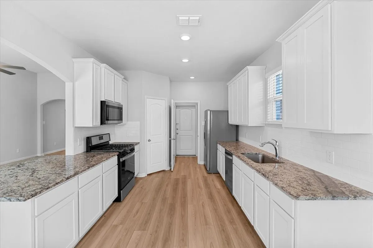Single Family Residence For Rent in Collin County , 2112 Erlinda Drive, Anna, Texas 75409, 3 Bedroom, 2 Bathroom, 2 Garage spaces, 1,647 Sqft, built in 2022, mls#21333708, Real Estate Agent in Anna, Homes For Rent in Collin county, Homes For Rent in Anna, Realtor in Anna Texas, Real Estate Brokerage Independent Realty Texas, Luminita Cordes Realtor