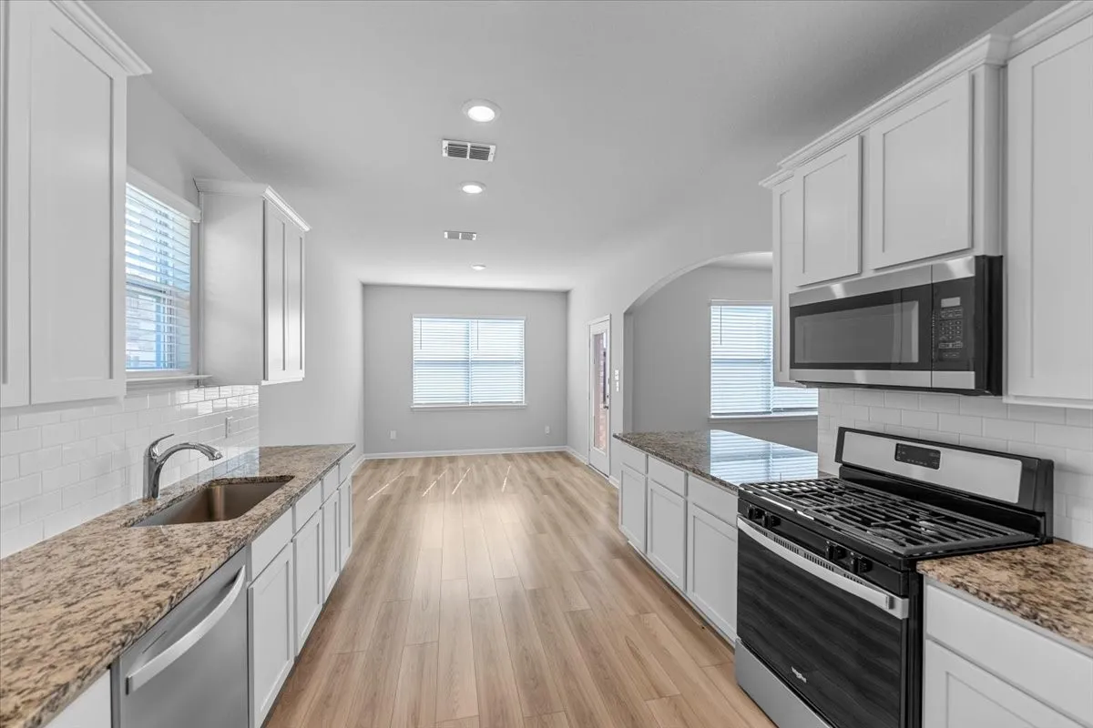 Single Family Residence For Rent in Collin County , 2112 Erlinda Drive, Anna, Texas 75409, 3 Bedroom, 2 Bathroom, 2 Garage spaces, 1,647 Sqft, built in 2022, mls#21333708, Real Estate Agent in Anna, Homes For Rent in Collin county, Homes For Rent in Anna, Realtor in Anna Texas, Real Estate Brokerage Independent Realty Texas, Luminita Cordes Realtor