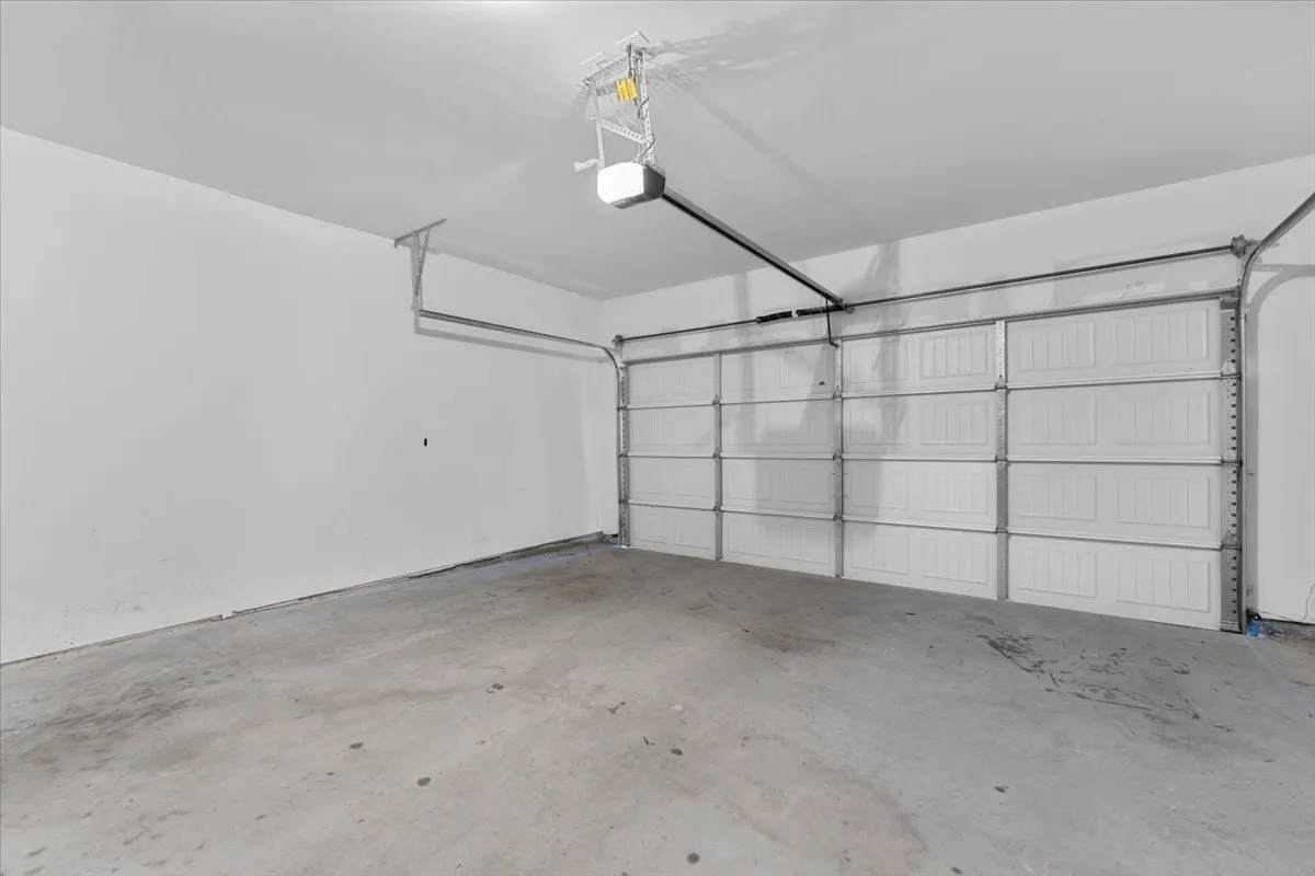 Single Family Residence For Rent in Collin County , 2112 Erlinda Drive, Anna, Texas 75409, 3 Bedroom, 2 Bathroom, 2 Garage spaces, 1,647 Sqft, built in 2022, mls#21333708, Real Estate Agent in Anna, Homes For Rent in Collin county, Homes For Rent in Anna, Realtor in Anna Texas, Real Estate Brokerage Independent Realty Texas, Luminita Cordes Realtor