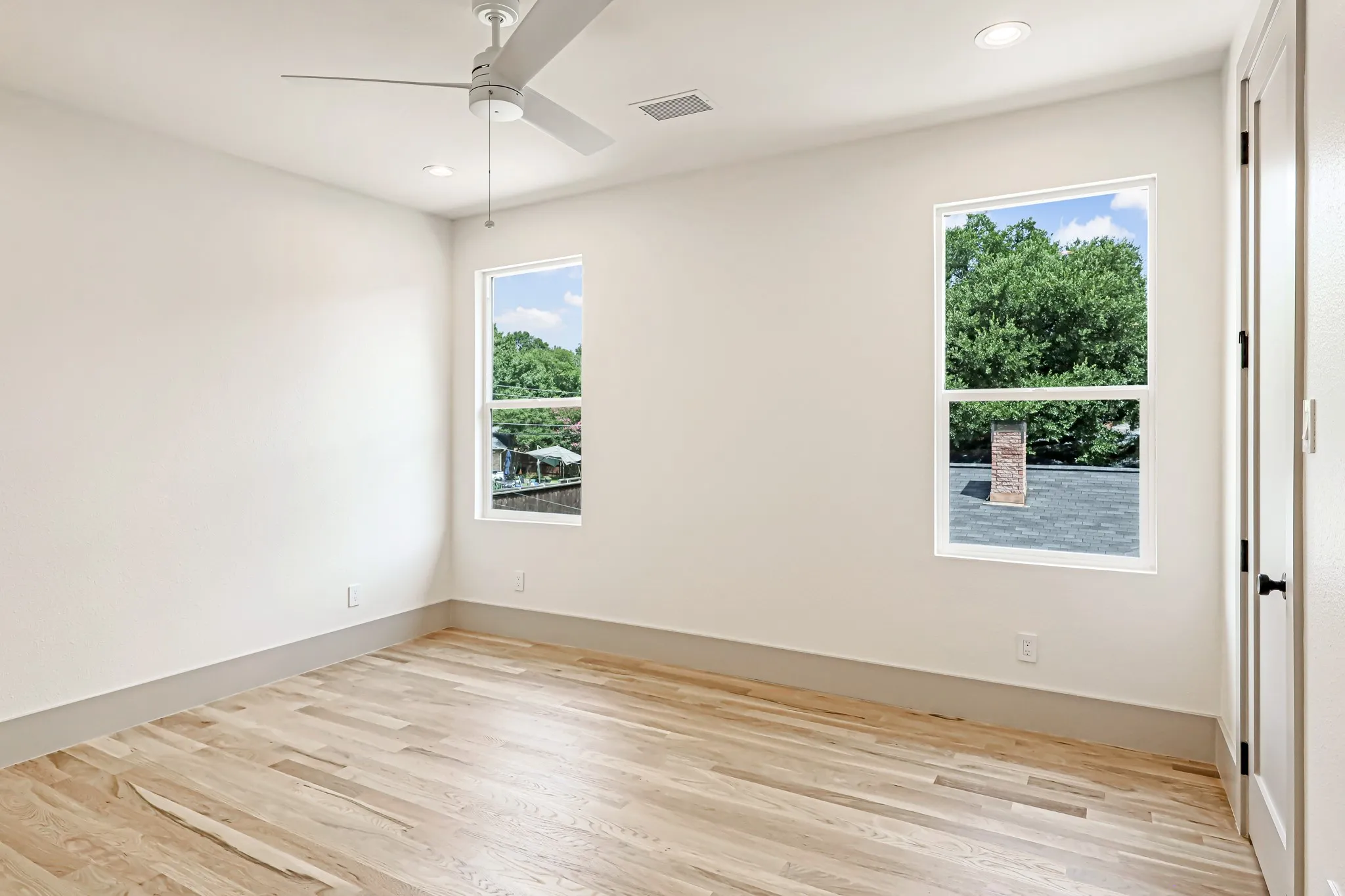 Single Family Residence For Sale in Dallas County , 9621 Lanward Drive, Dallas, Texas 75238, 5 Bedroom, 5 Bathroom, 2 Garage spaces, 4,350 Sqft, built in 2026, mls#21334331, Real Estate Agent in Dallas, Homes For Sale in Dallas county, Homes For Sale in Dallas, Realtor in Dallas Texas, Real Estate Brokerage Independent Realty Texas, Luminita Cordes Realtor