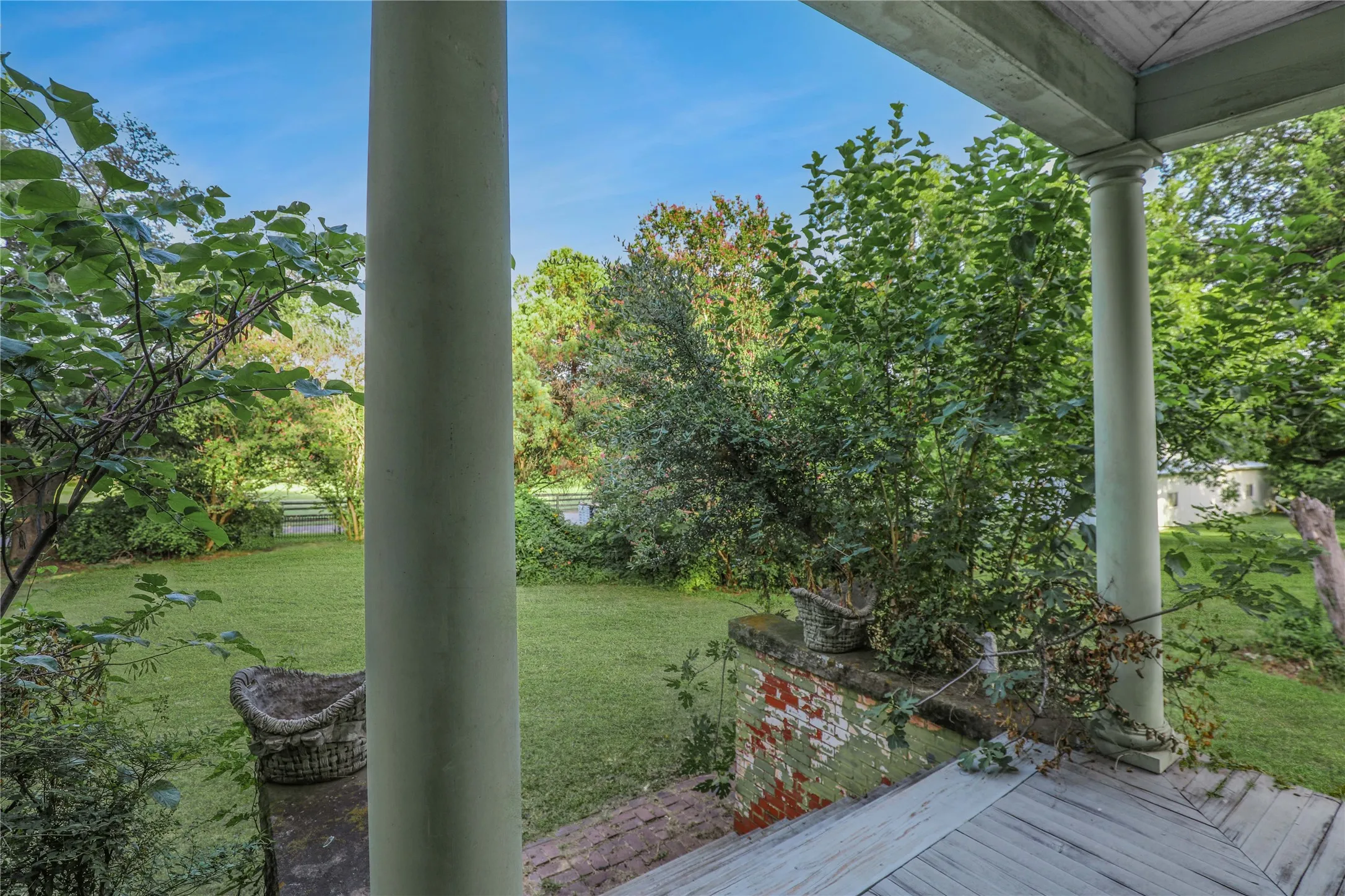 Single Family Residence For Sale in Collin County , 903 Parker Street, Mc Kinney, Texas 75069, 6 Bedroom, 2 Bathroom, Garage spaces, 3,915 Sqft, built in 1902, mls#21322856, Real Estate Agent in Mc Kinney, Homes For Sale in Collin county, Homes For Sale in Mc Kinney, Realtor in Mc Kinney Texas, Real Estate Brokerage Independent Realty Texas, Luminita Cordes Realtor