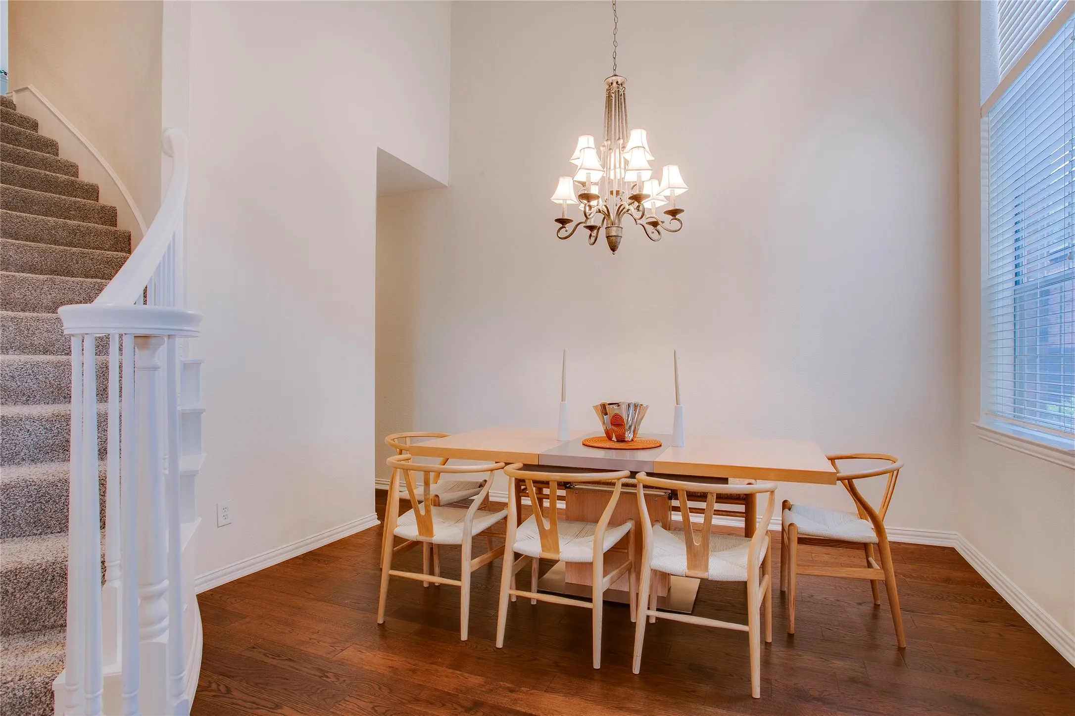 Single Family Residence For Rent in Dallas County , 14628 Dickenson Court, Addison, Texas 75001, 3 Bedroom, 3 Bathroom, 2 Garage spaces, 2,630 Sqft, built in 1995, mls#21334685, Real Estate Agent in Addison, Homes For Rent in Dallas county, Homes For Rent in Addison, Realtor in Addison Texas, Real Estate Brokerage Independent Realty Texas, Luminita Cordes Realtor