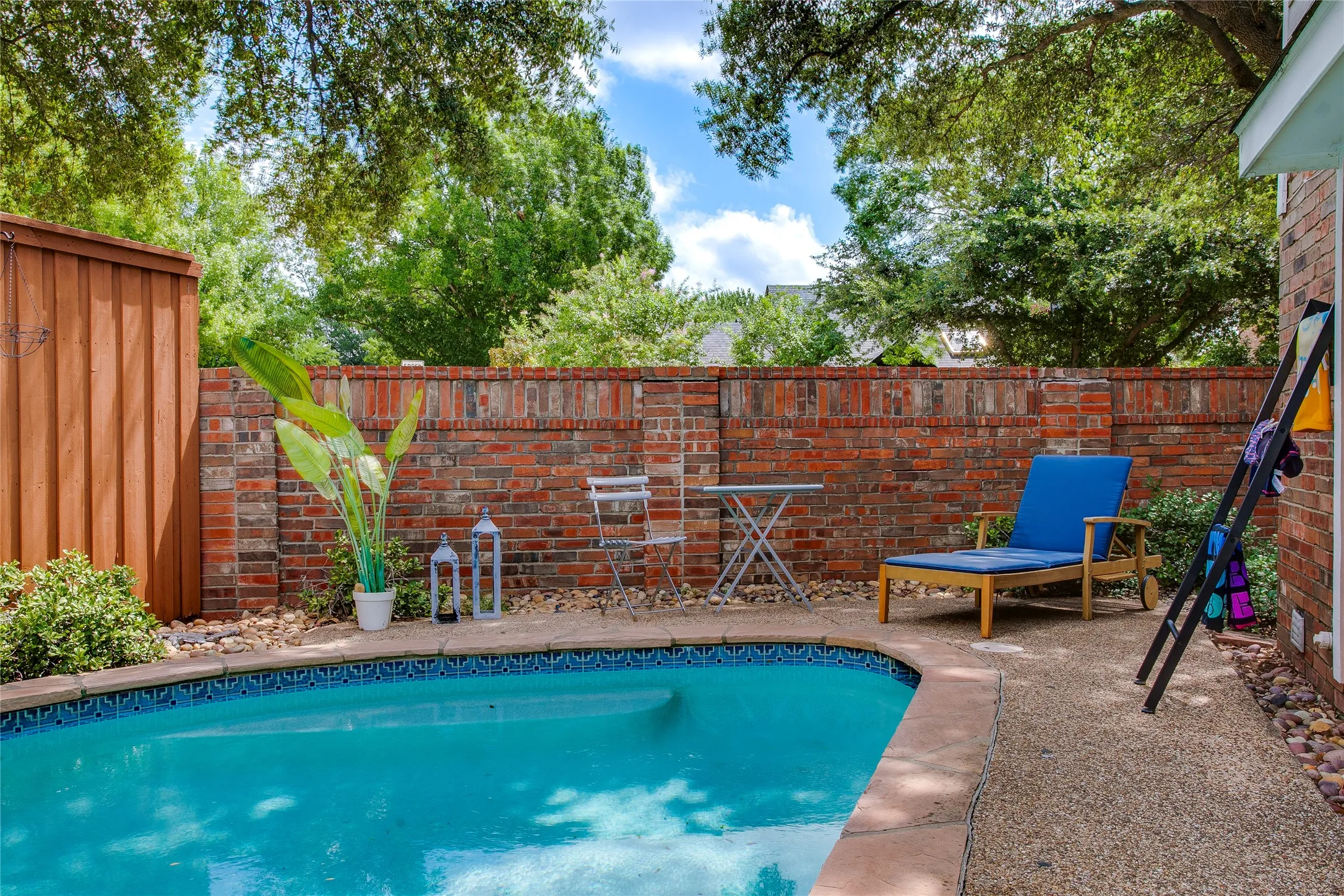 Single Family Residence For Rent in Dallas County , 14628 Dickenson Court, Addison, Texas 75001, 3 Bedroom, 3 Bathroom, 2 Garage spaces, 2,630 Sqft, built in 1995, mls#21334685, Real Estate Agent in Addison, Homes For Rent in Dallas county, Homes For Rent in Addison, Realtor in Addison Texas, Real Estate Brokerage Independent Realty Texas, Luminita Cordes Realtor