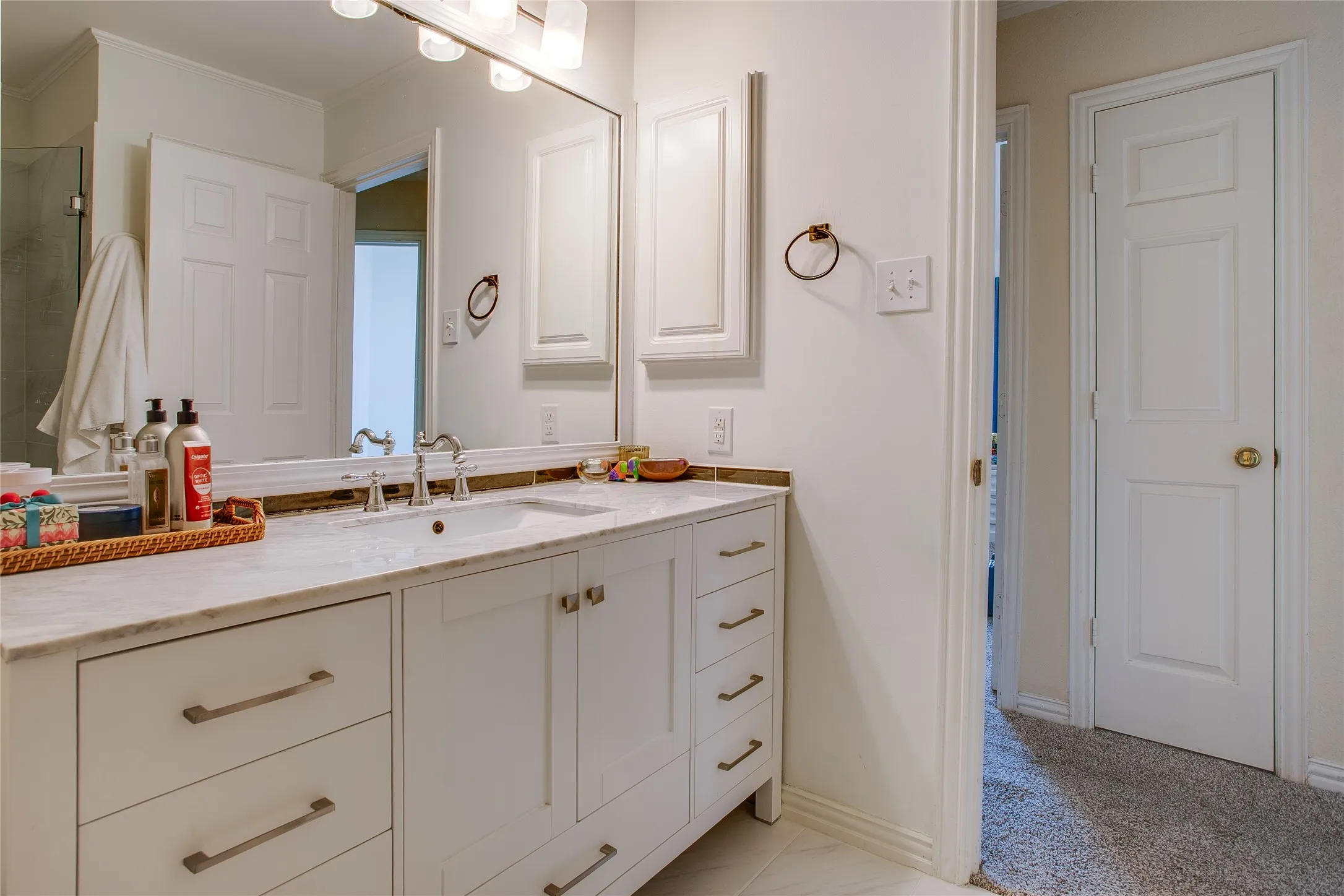 Single Family Residence For Rent in Dallas County , 14628 Dickenson Court, Addison, Texas 75001, 3 Bedroom, 3 Bathroom, 2 Garage spaces, 2,630 Sqft, built in 1995, mls#21334685, Real Estate Agent in Addison, Homes For Rent in Dallas county, Homes For Rent in Addison, Realtor in Addison Texas, Real Estate Brokerage Independent Realty Texas, Luminita Cordes Realtor