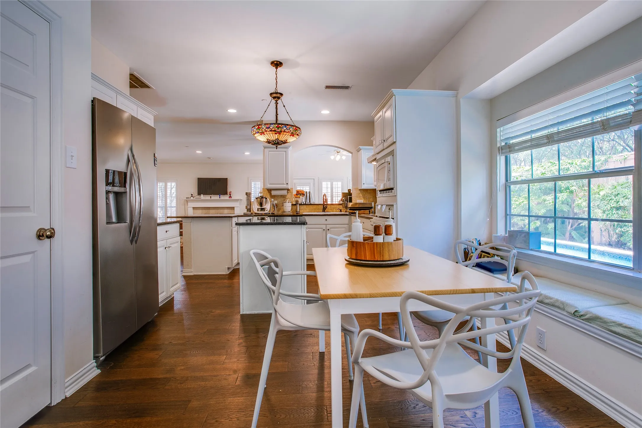 Single Family Residence For Rent in Dallas County , 14628 Dickenson Court, Addison, Texas 75001, 3 Bedroom, 3 Bathroom, 2 Garage spaces, 2,630 Sqft, built in 1995, mls#21334685, Real Estate Agent in Addison, Homes For Rent in Dallas county, Homes For Rent in Addison, Realtor in Addison Texas, Real Estate Brokerage Independent Realty Texas, Luminita Cordes Realtor