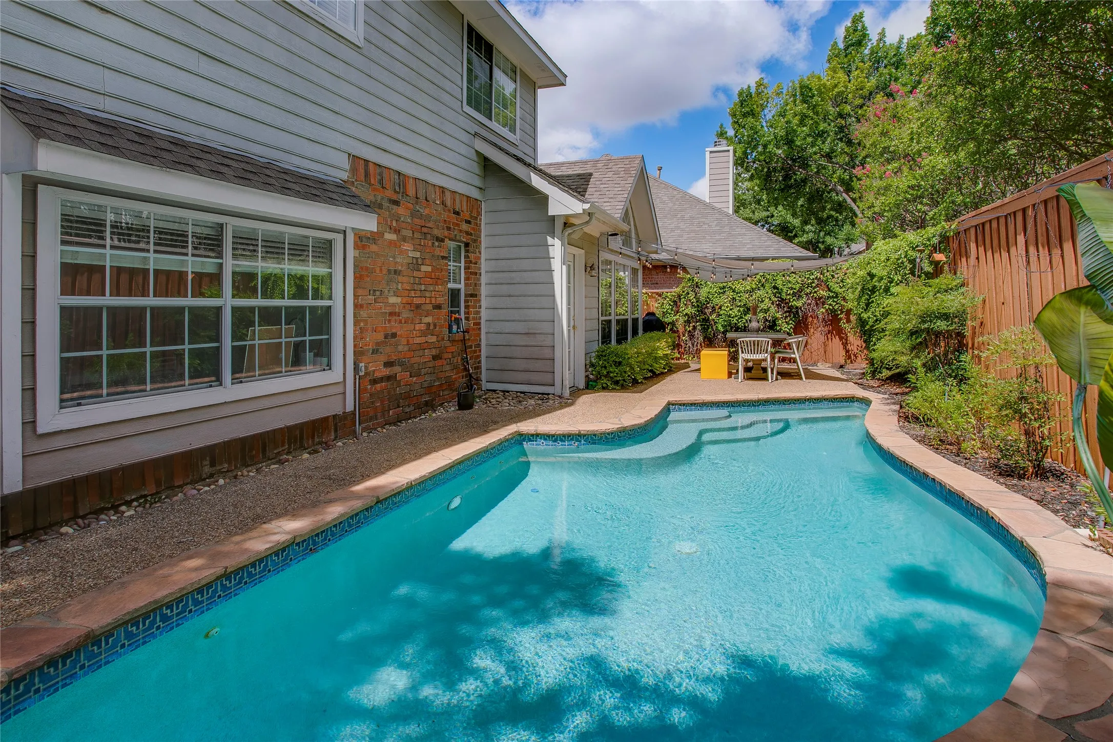 Single Family Residence For Rent in Dallas County , 14628 Dickenson Court, Addison, Texas 75001, 3 Bedroom, 3 Bathroom, 2 Garage spaces, 2,630 Sqft, built in 1995, mls#21334685, Real Estate Agent in Addison, Homes For Rent in Dallas county, Homes For Rent in Addison, Realtor in Addison Texas, Real Estate Brokerage Independent Realty Texas, Luminita Cordes Realtor