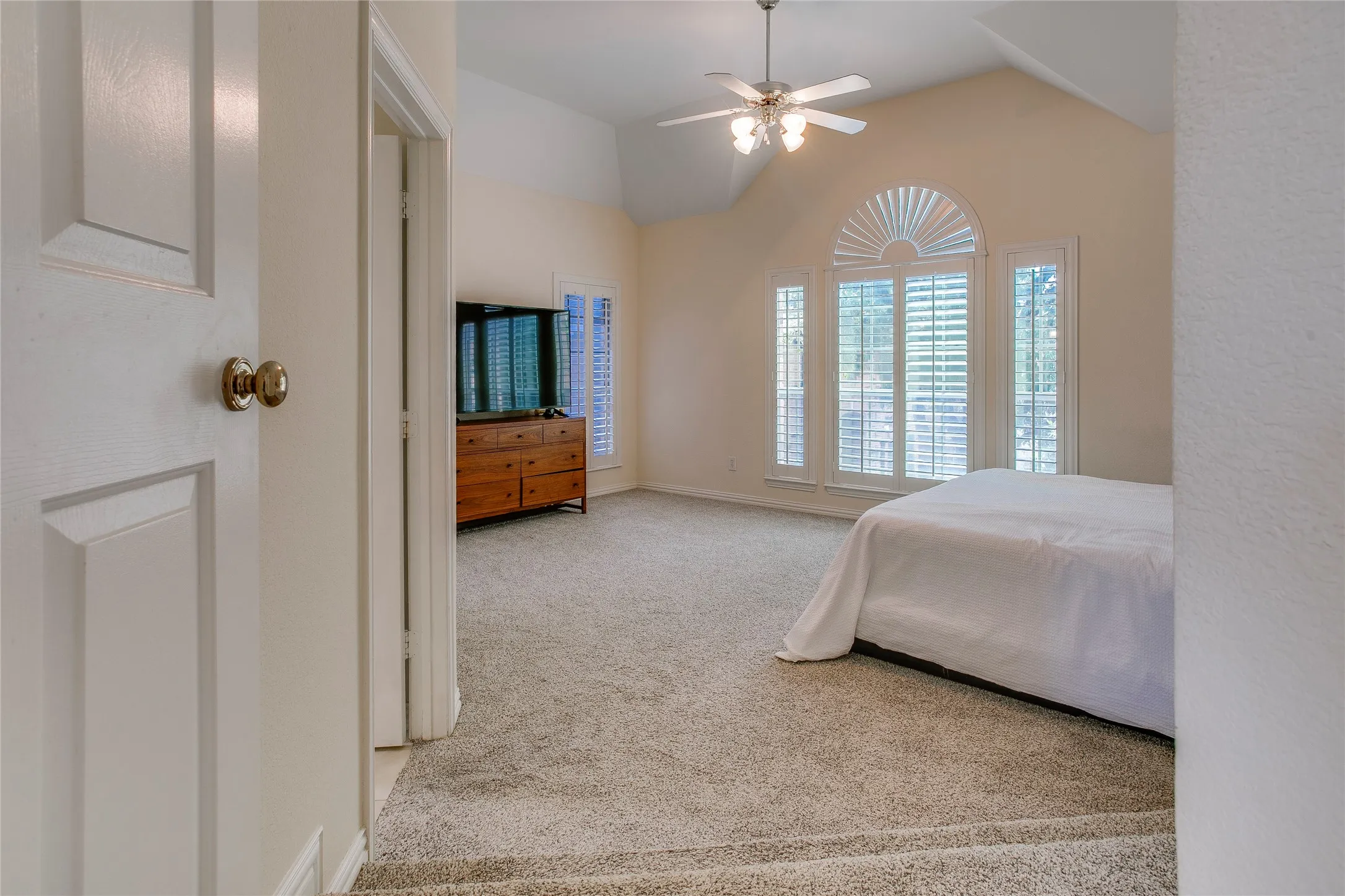 Single Family Residence For Rent in Dallas County , 14628 Dickenson Court, Addison, Texas 75001, 3 Bedroom, 3 Bathroom, 2 Garage spaces, 2,630 Sqft, built in 1995, mls#21334685, Real Estate Agent in Addison, Homes For Rent in Dallas county, Homes For Rent in Addison, Realtor in Addison Texas, Real Estate Brokerage Independent Realty Texas, Luminita Cordes Realtor