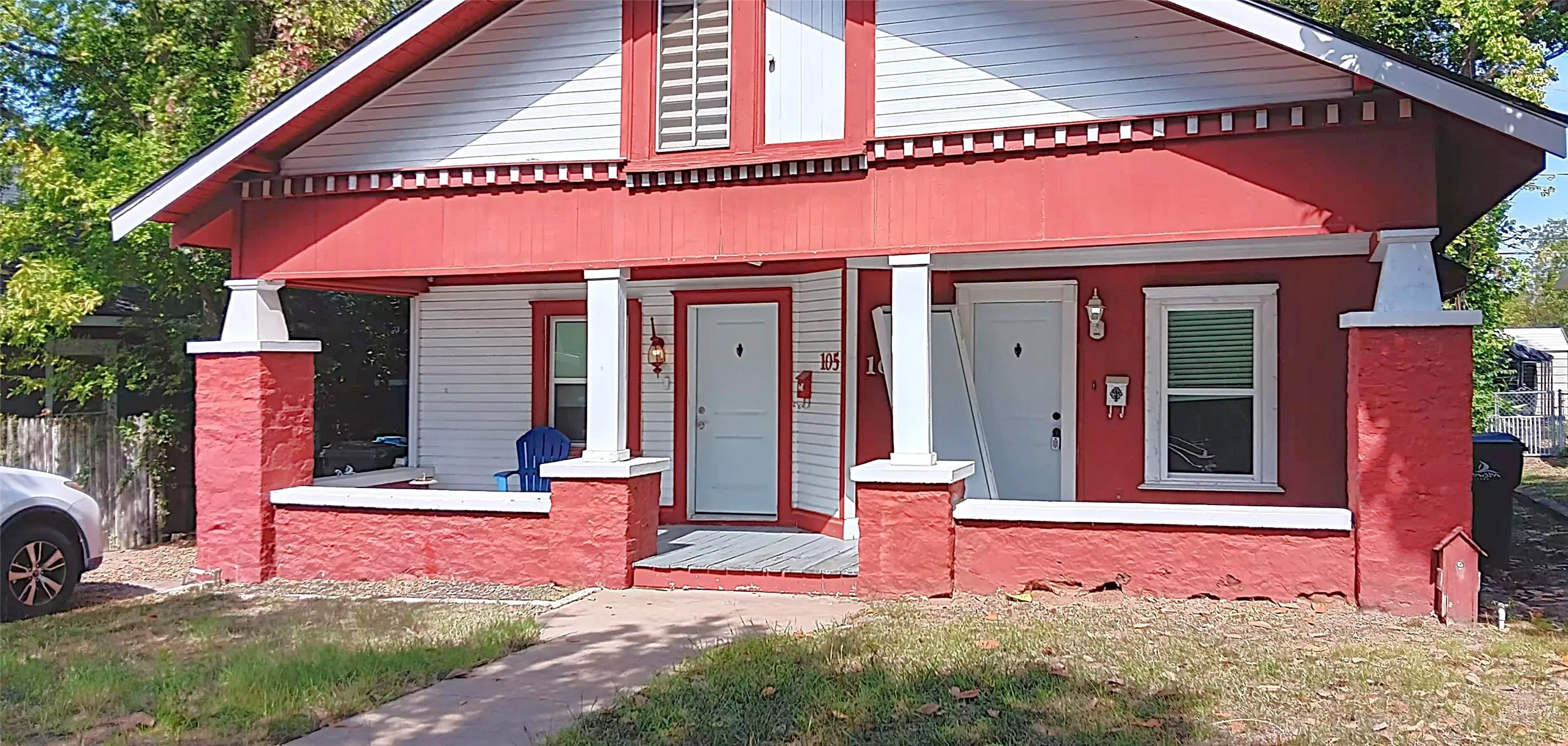 Duplex For Rent in Grayson County , 105 E Hull Street, Denison, Texas 75021, 1 Bedroom, 1 Bathroom, Garage spaces, 700 Sqft, built in 1920, mls#21334884, Real Estate Agent in Denison, Homes For Rent in Grayson county, Homes For Rent in Denison, Realtor in Denison Texas, Real Estate Brokerage Independent Realty Texas, Luminita Cordes Realtor