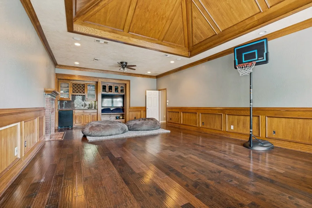 Single Family Residence For Sale in Tarrant County , 8 Hidden Lake Court, Mansfield, Texas 76063, 4 Bedroom, 4 Bathroom, 3 Garage spaces, 4,476 Sqft, built in 1999, mls#21330821, Real Estate Agent in Mansfield, Homes For Sale in Tarrant county, Homes For Sale in Mansfield, Realtor in Mansfield Texas, Real Estate Brokerage Independent Realty Texas, Luminita Cordes Realtor